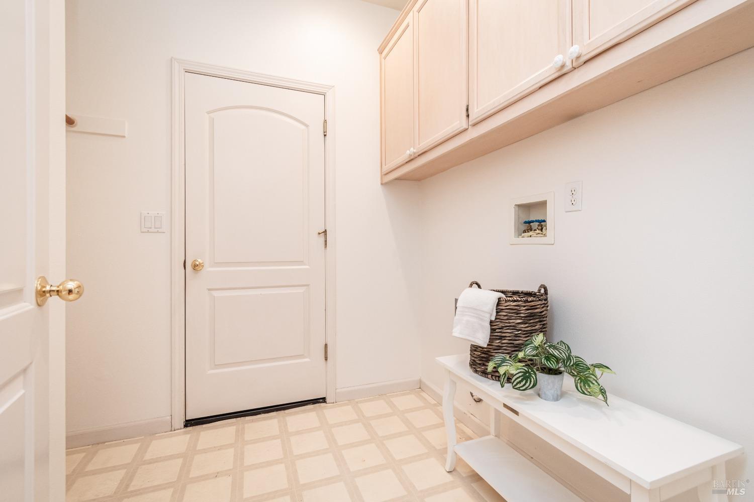 11 Hall Ct