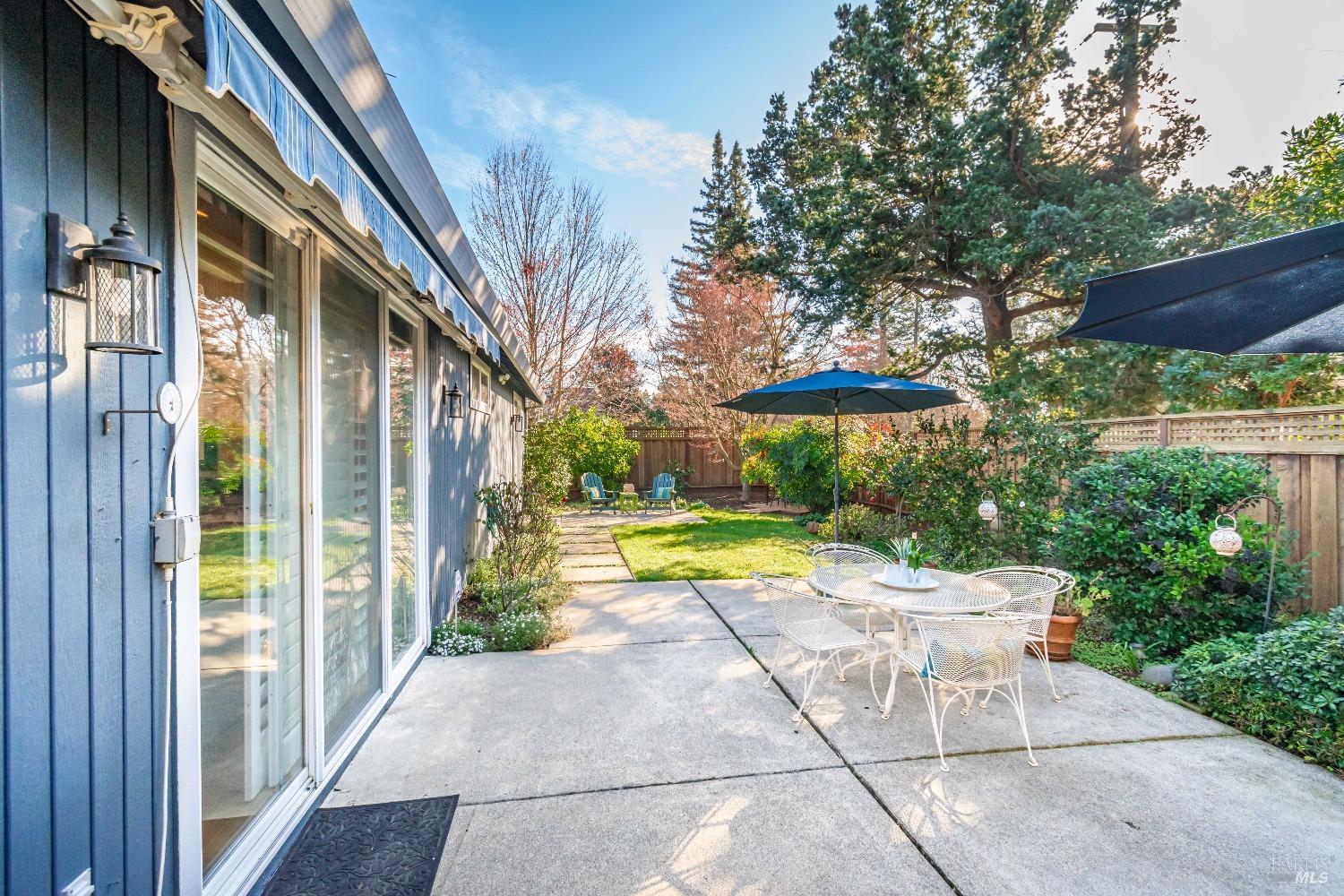 11 Hall Ct