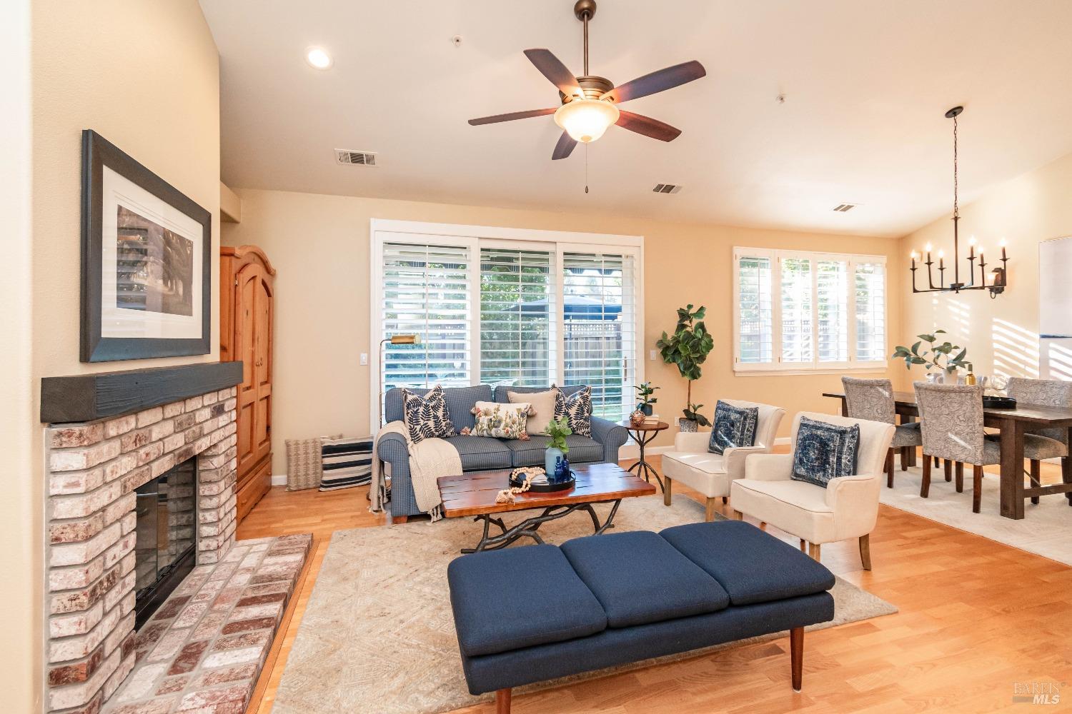 11 Hall Ct