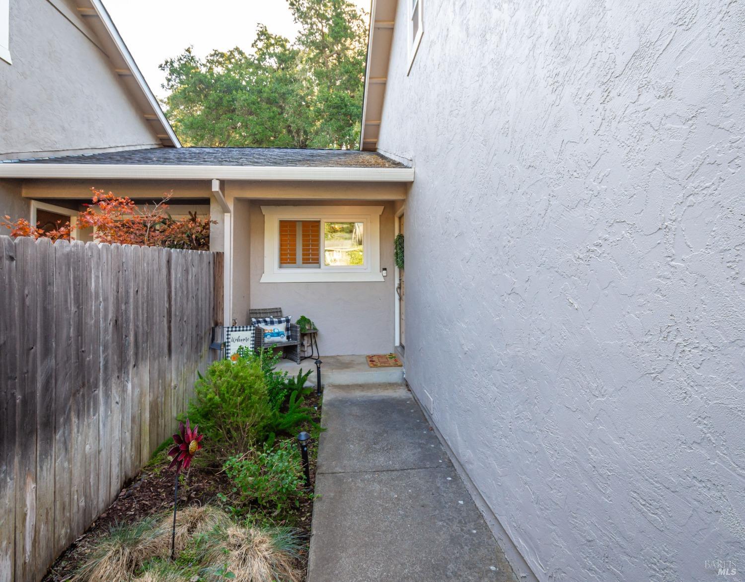 2616 Hidden Valley Ln