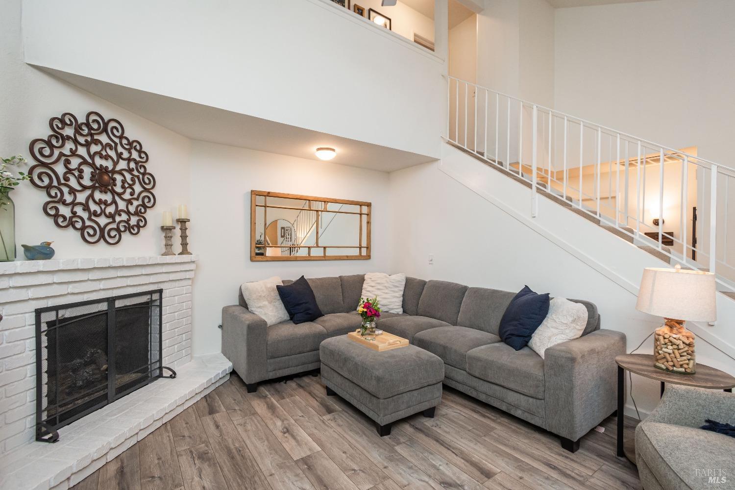 2616 Hidden Valley Ln