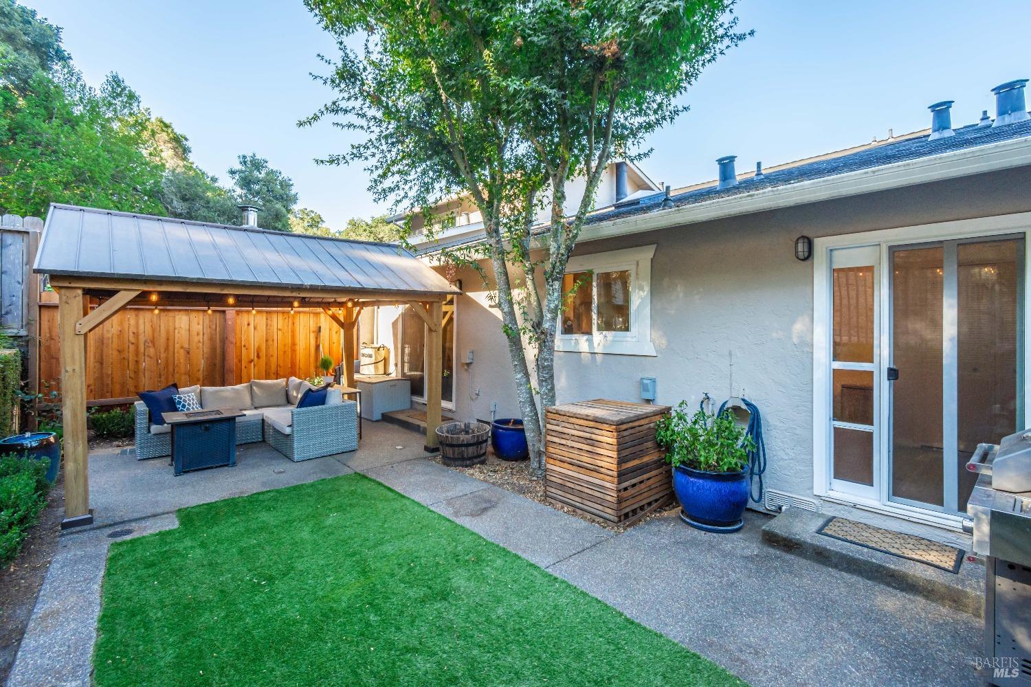 2616 Hidden Valley Ln