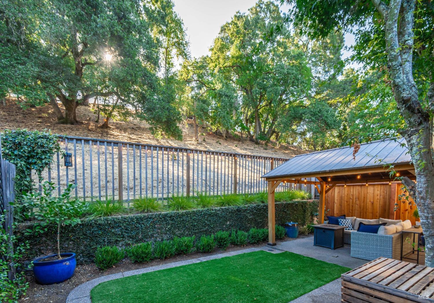 2616 Hidden Valley Ln