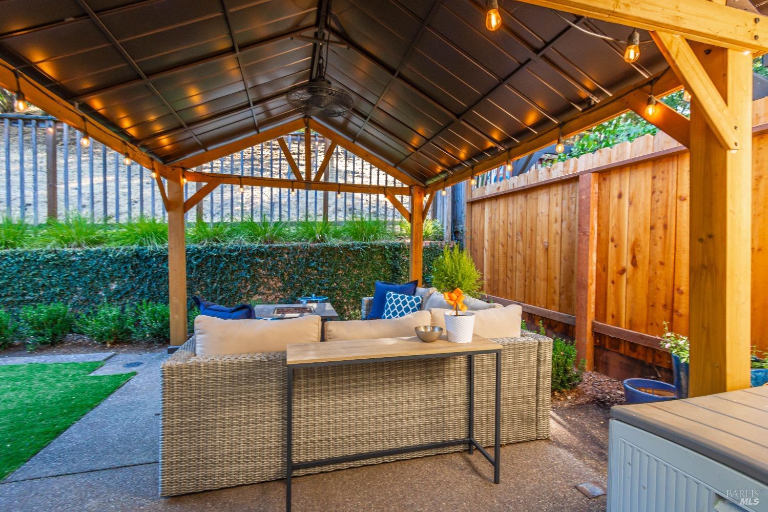 2616 Hidden Valley Ln