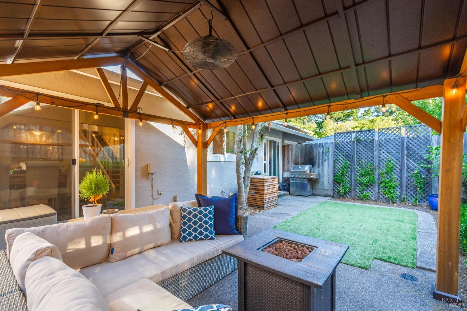 2616 Hidden Valley Ln