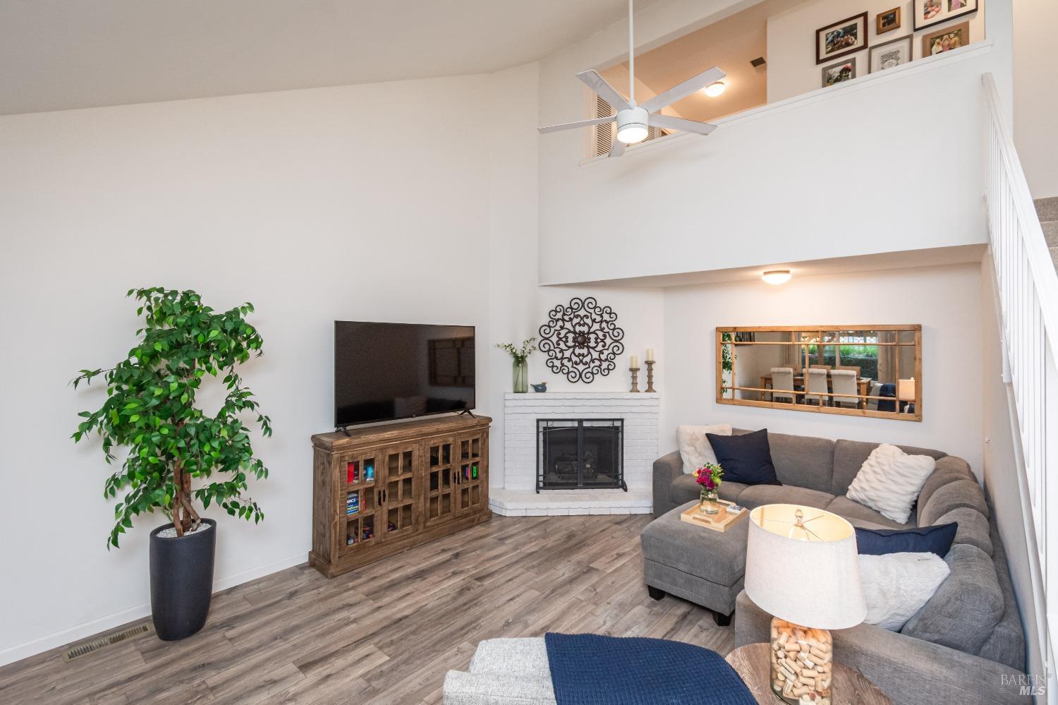 2616 Hidden Valley Ln