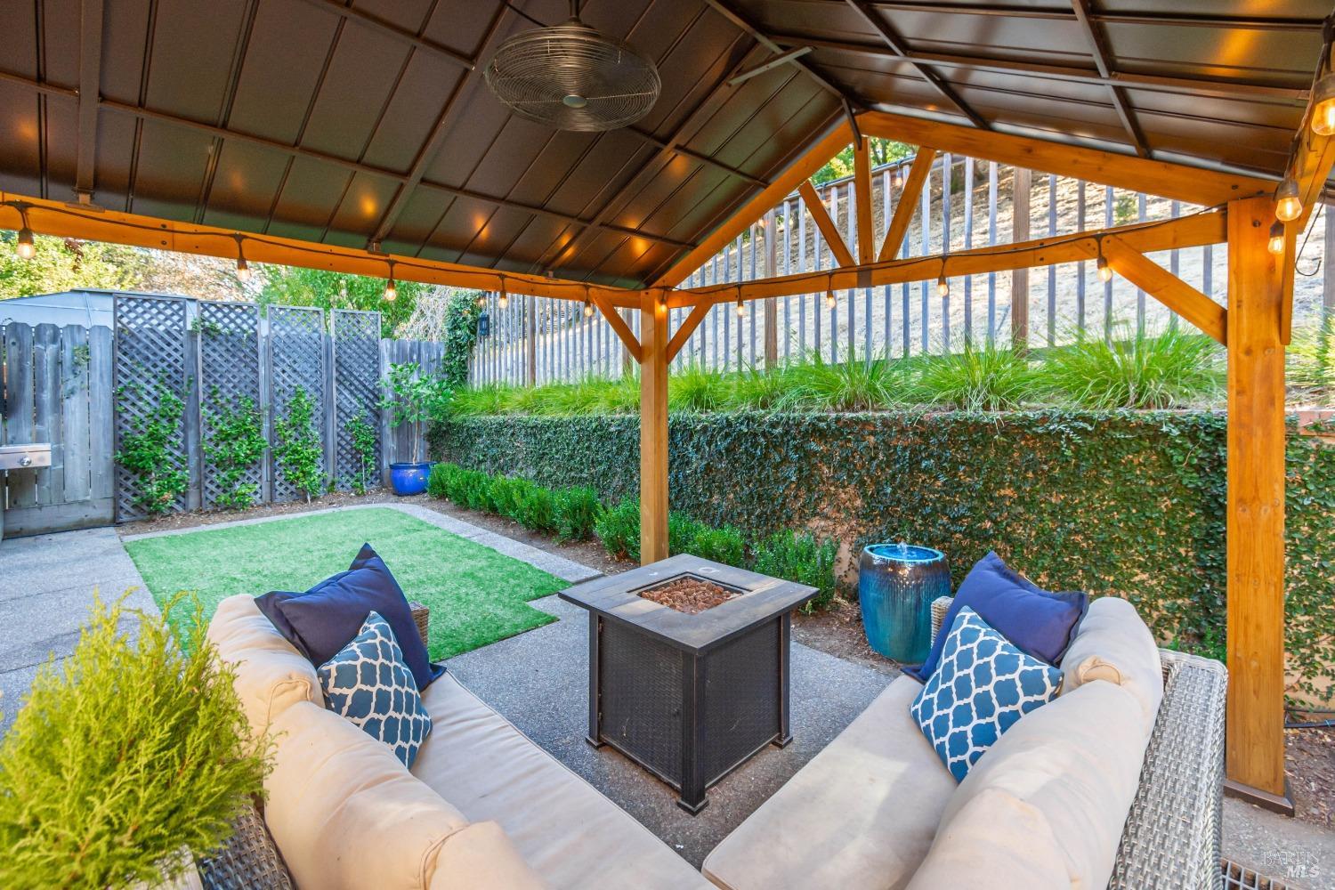 2616 Hidden Valley Ln