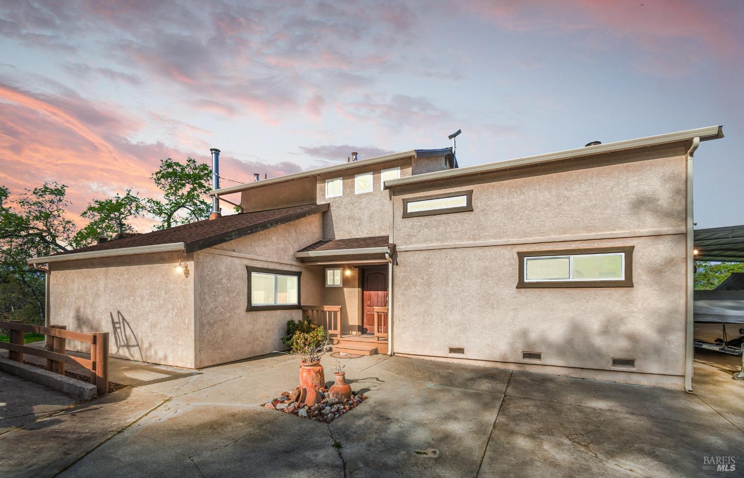 1081 Steele Canyon Rd