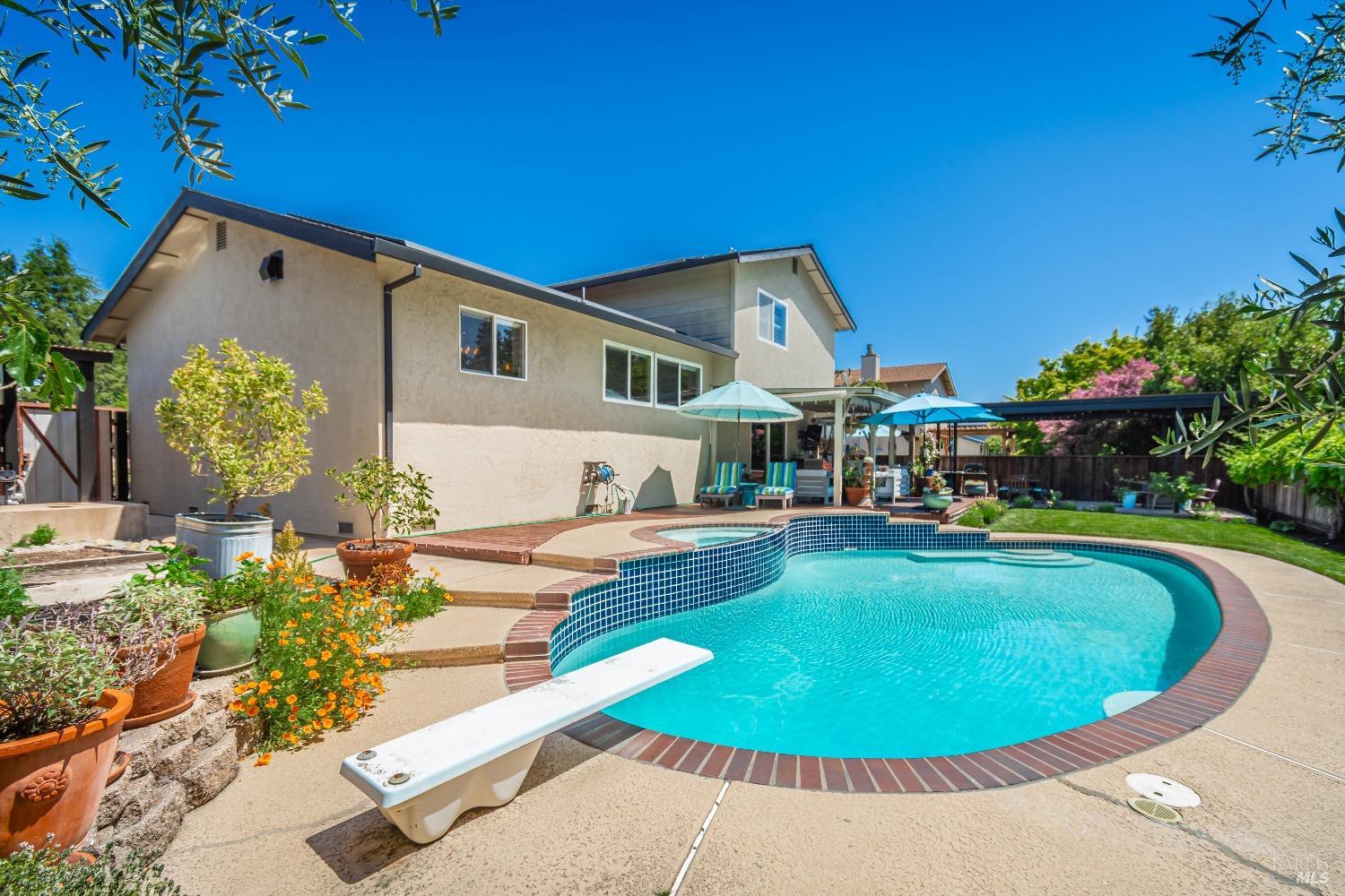3355 Covey Ct