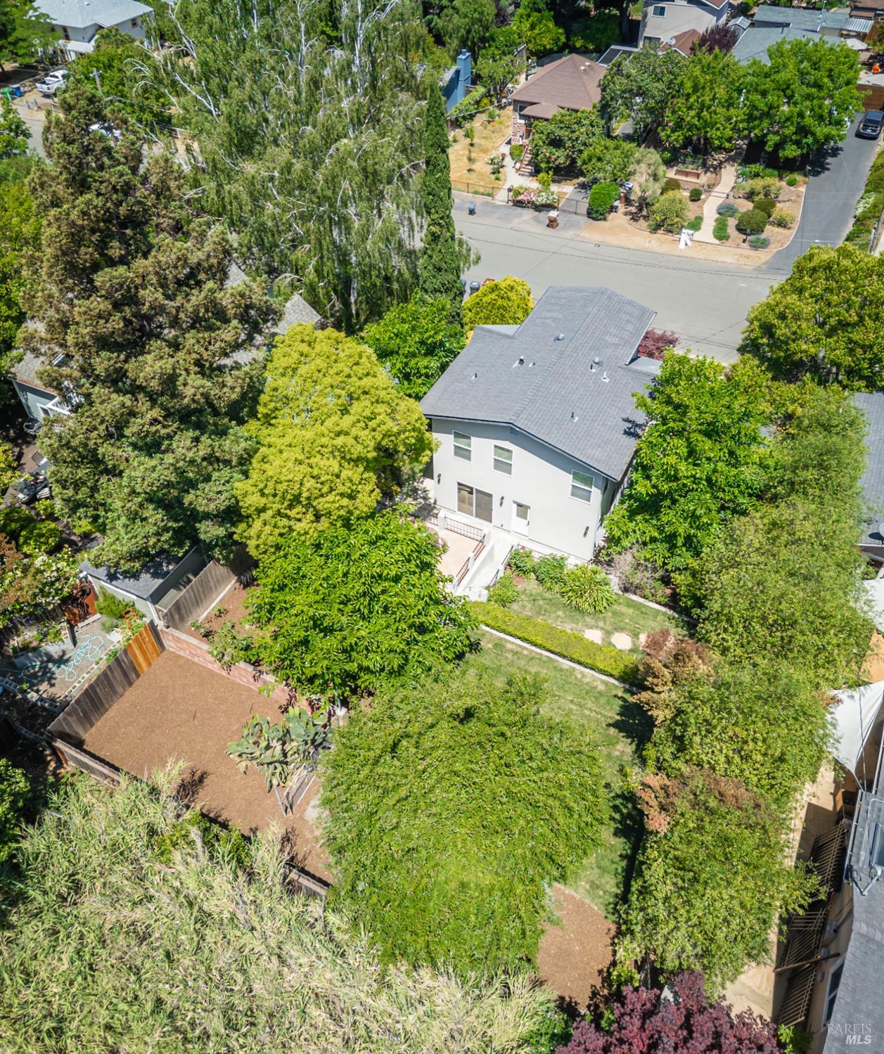 225 Berna Ave