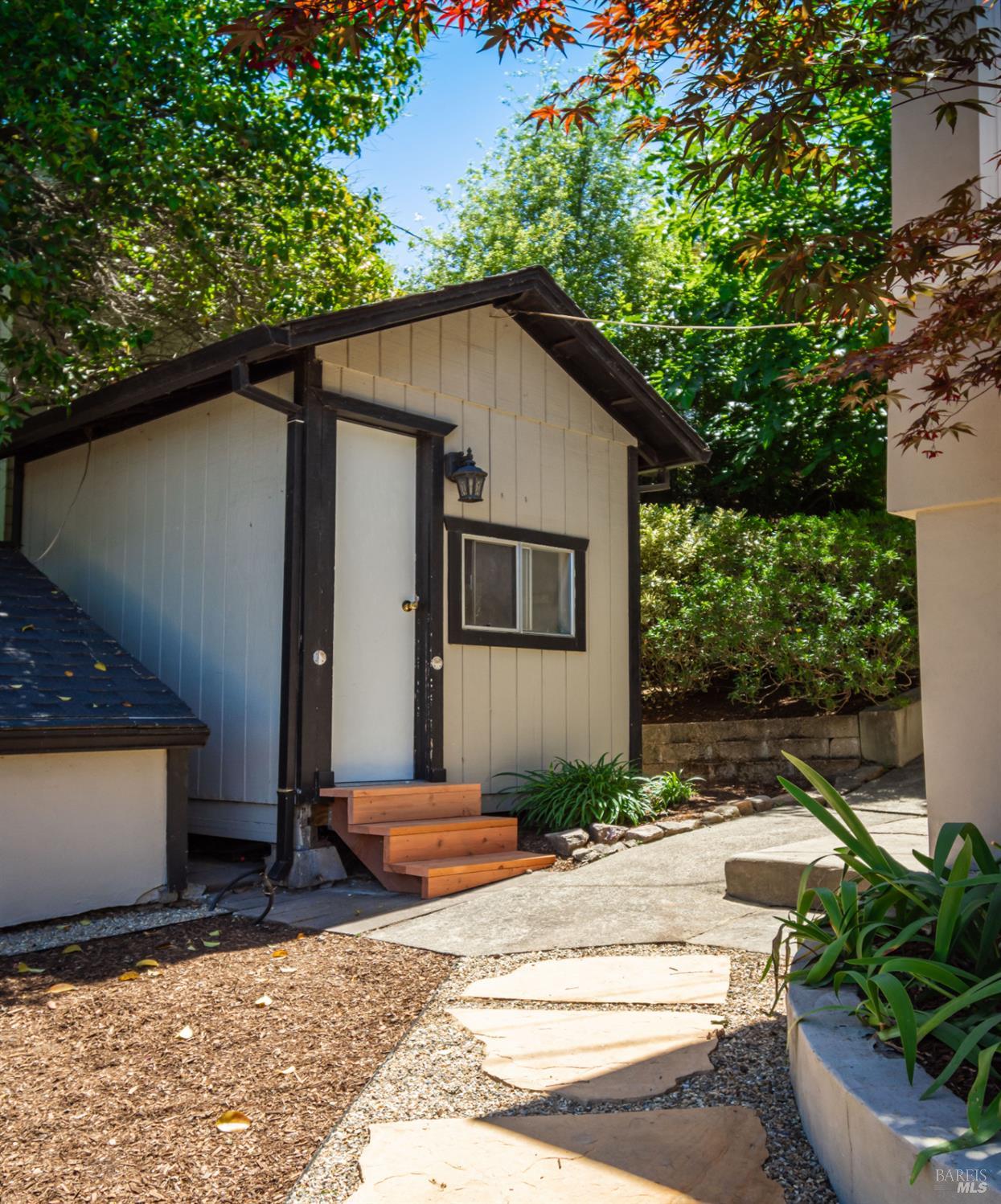 225 Berna Ave