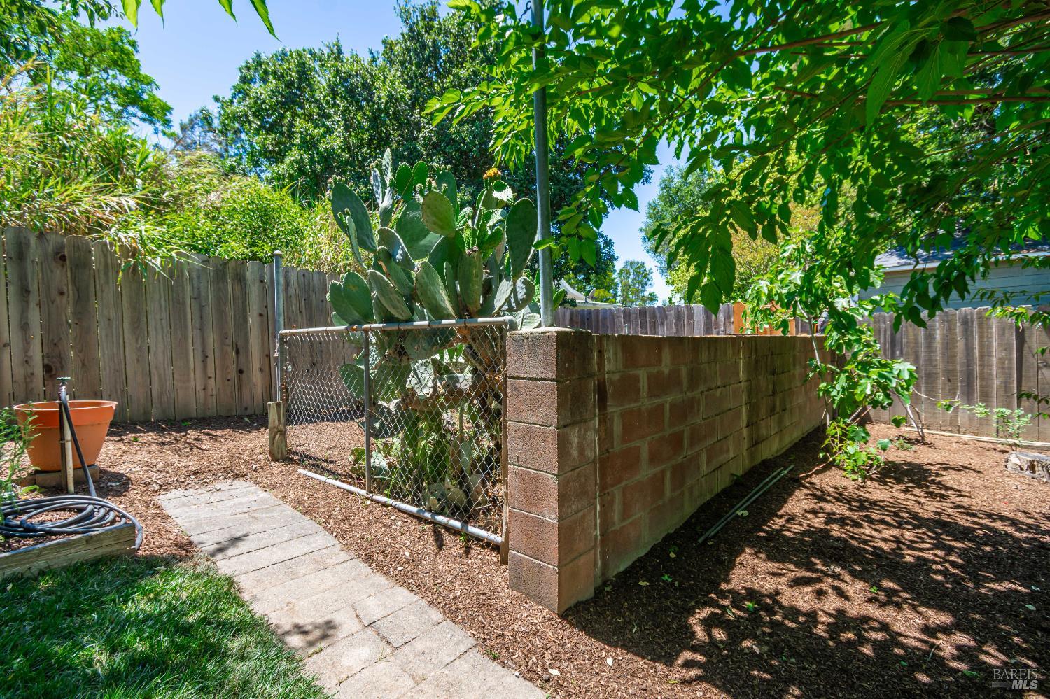 225 Berna Ave