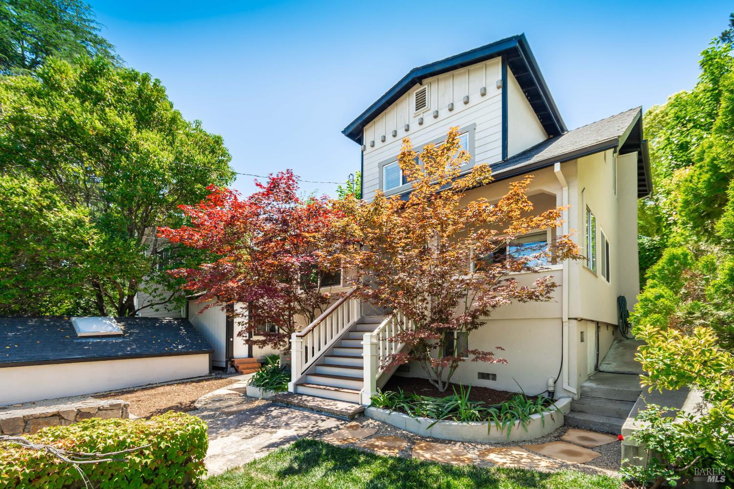 225 Berna Ave