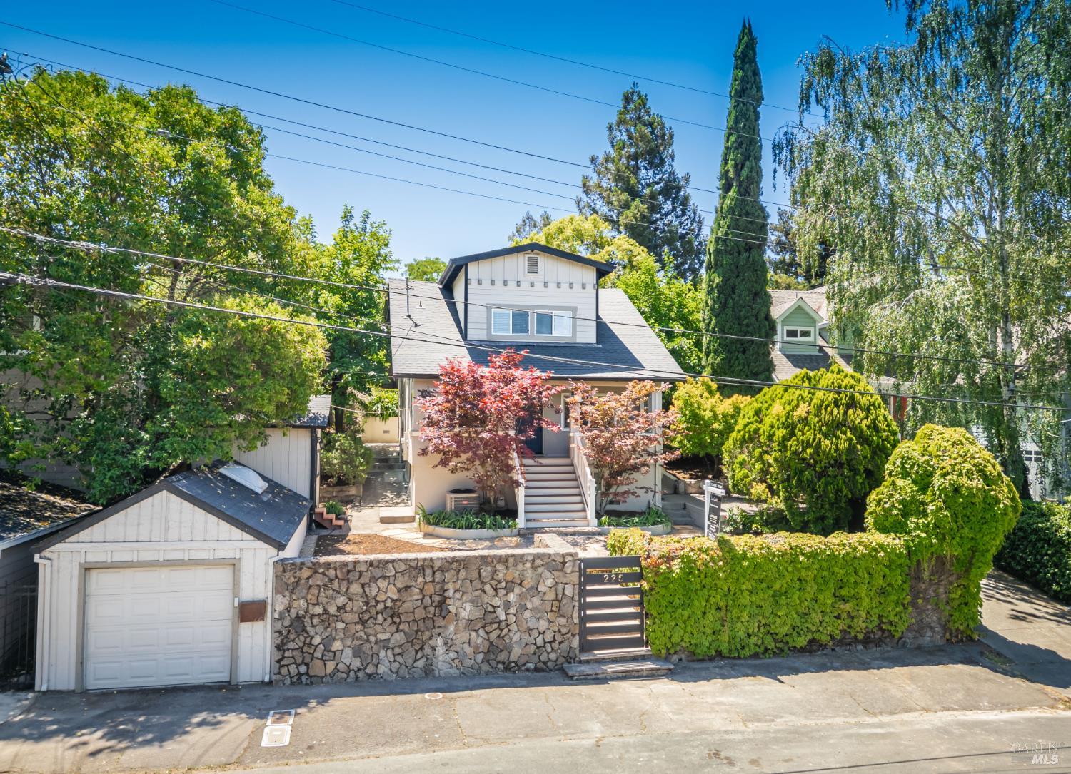 225 Berna Ave
