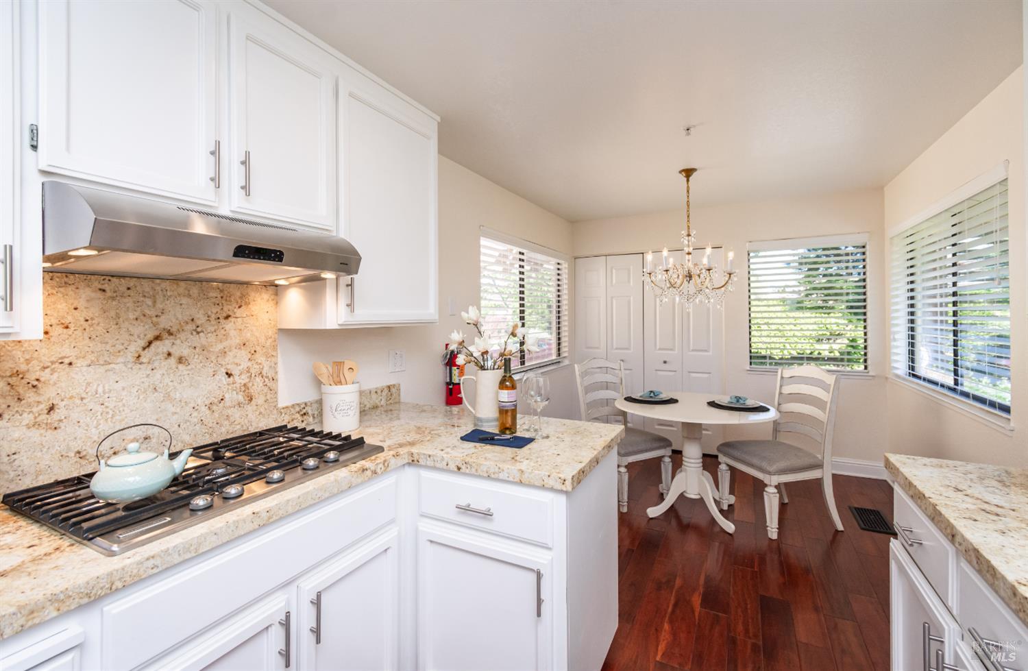 33 Fountain Grove Cir