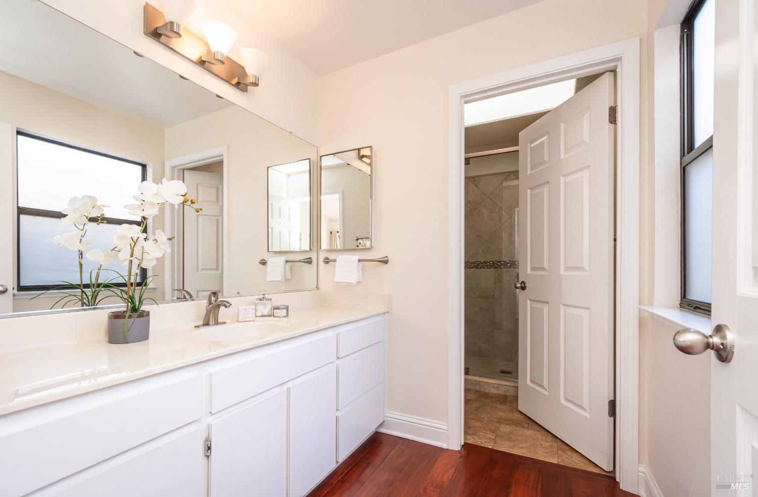 33 Fountain Grove Cir