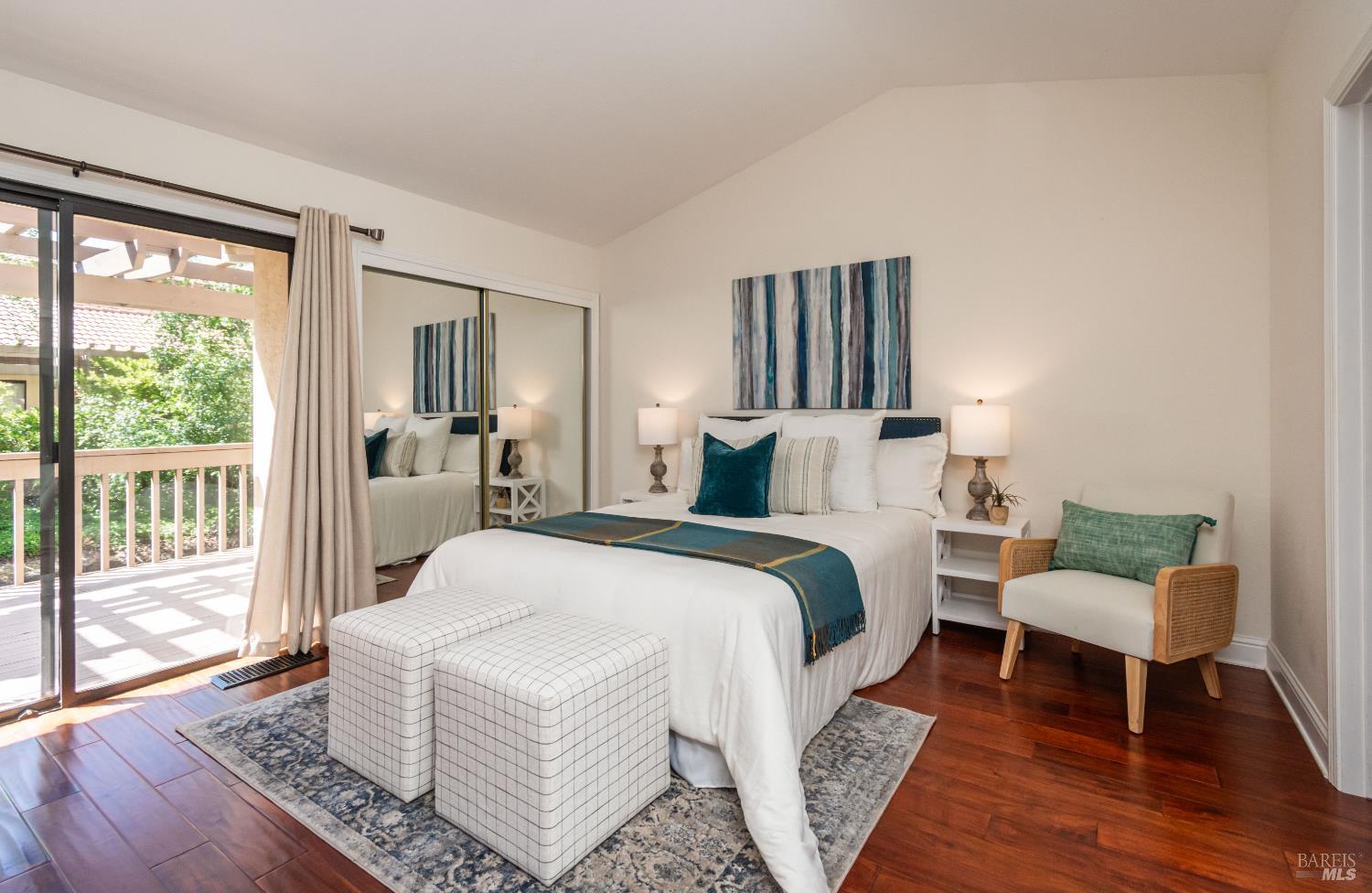 33 Fountain Grove Cir