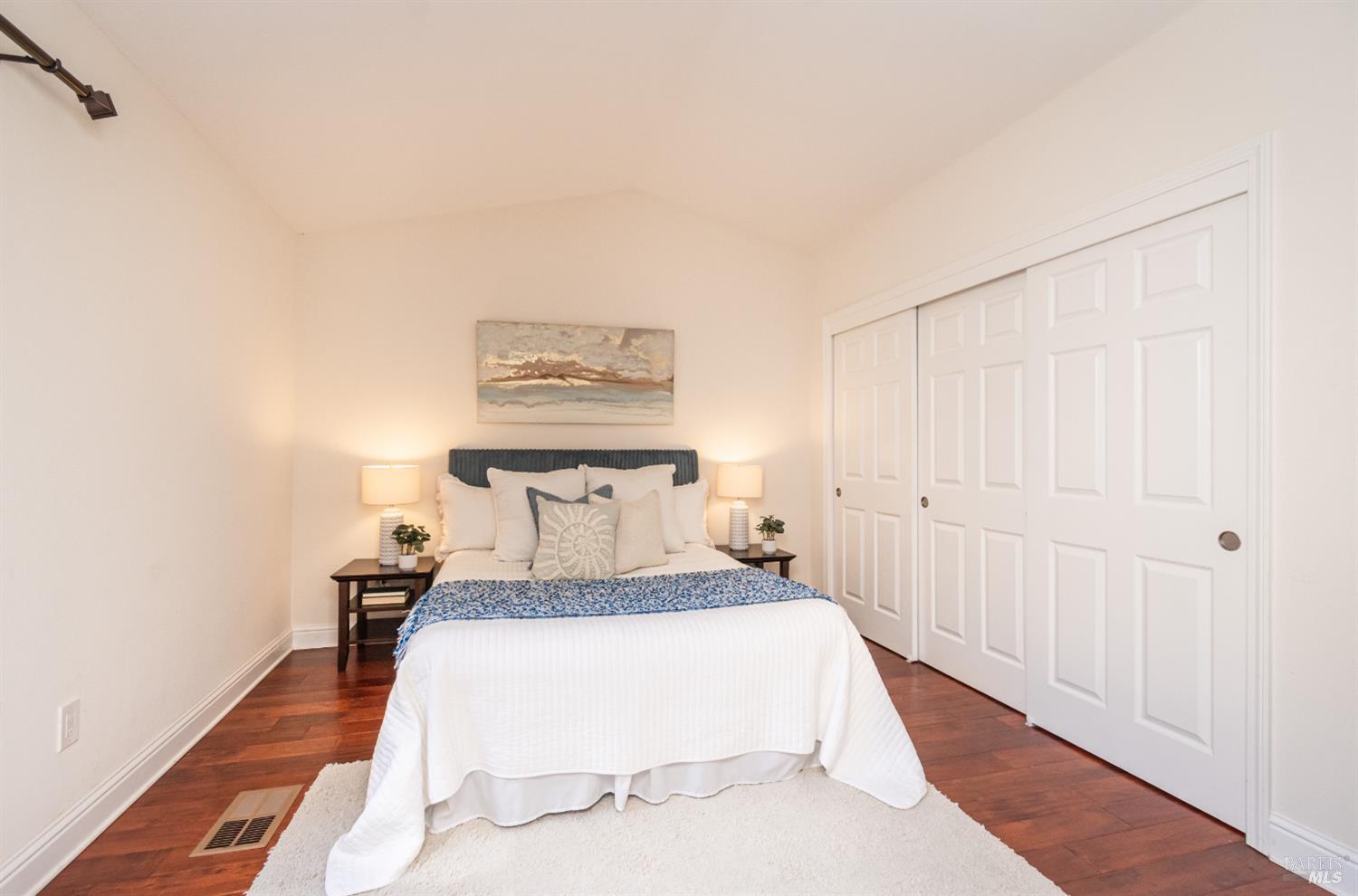 33 Fountain Grove Cir