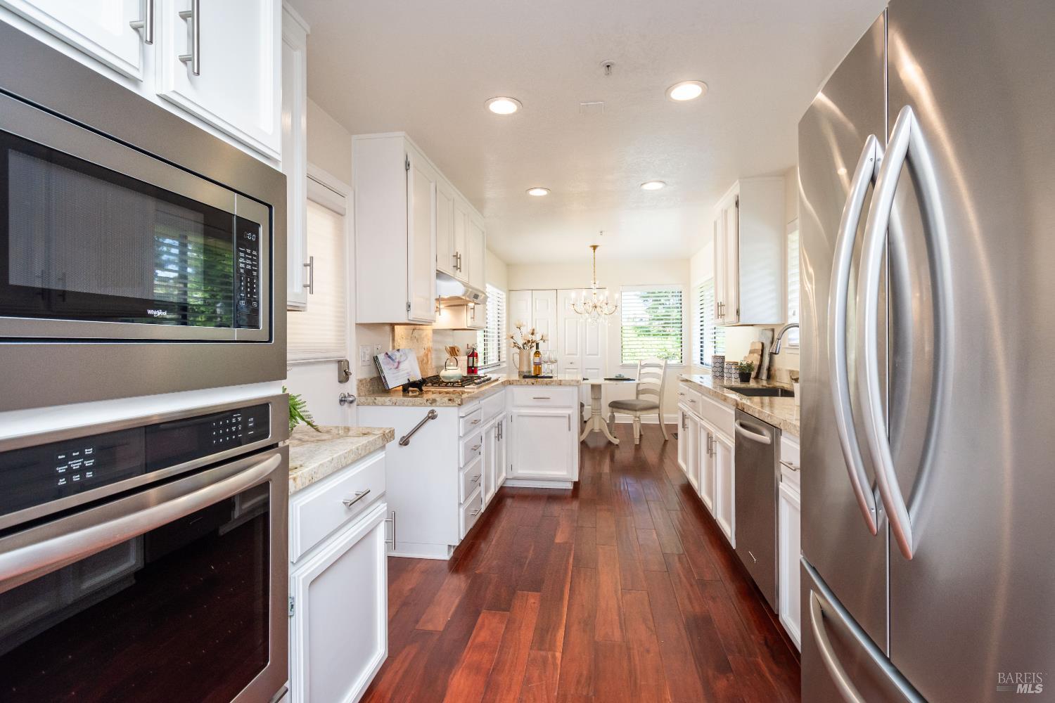 33 Fountain Grove Cir