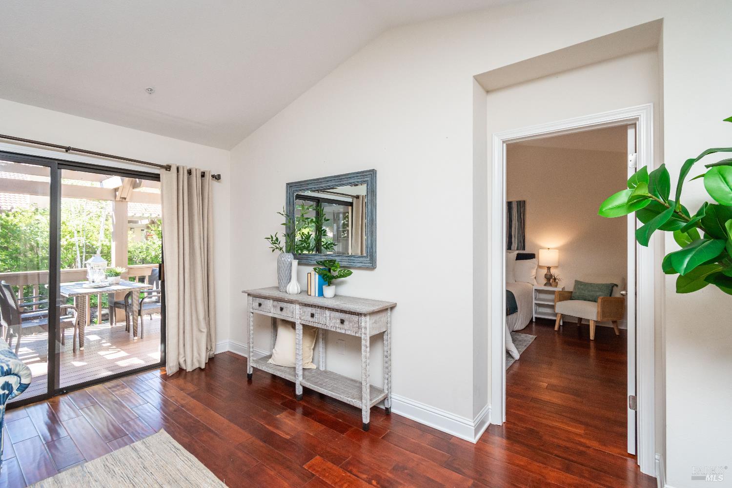 33 Fountain Grove Cir