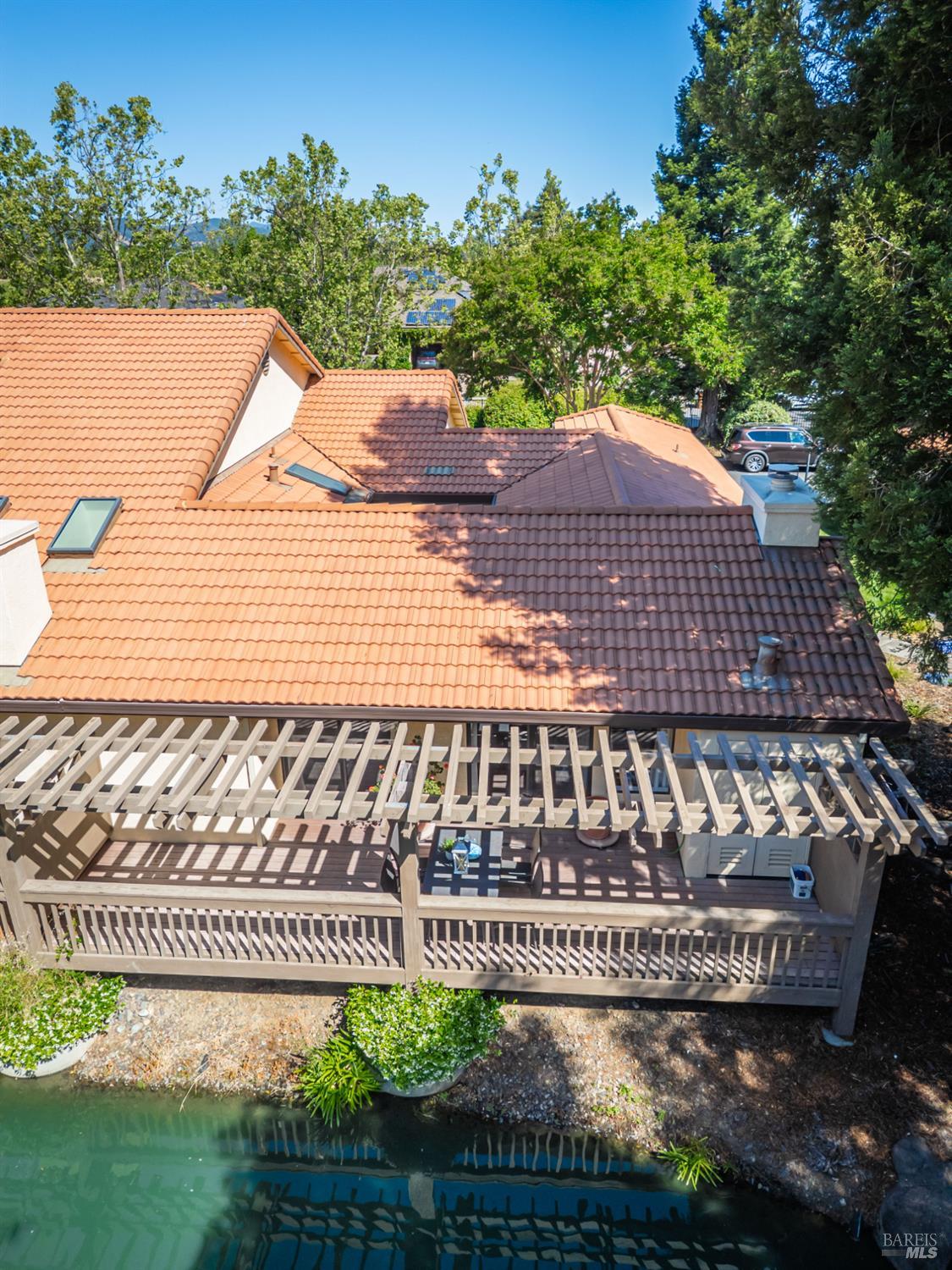 33 Fountain Grove Cir