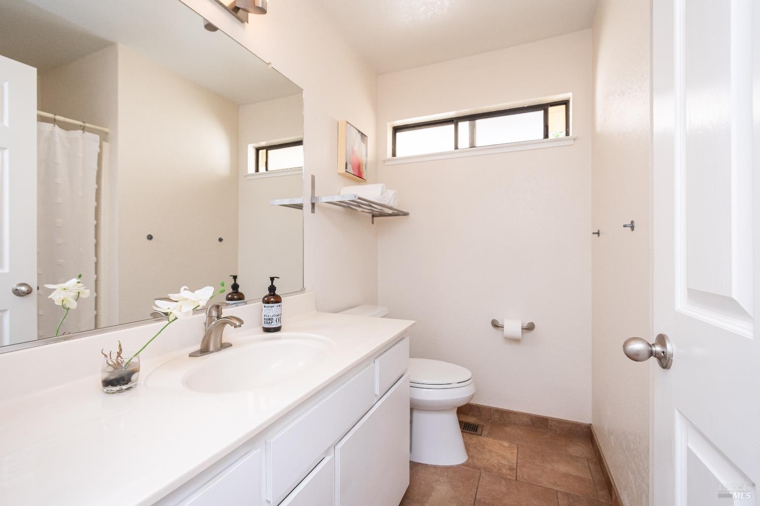 33 Fountain Grove Cir