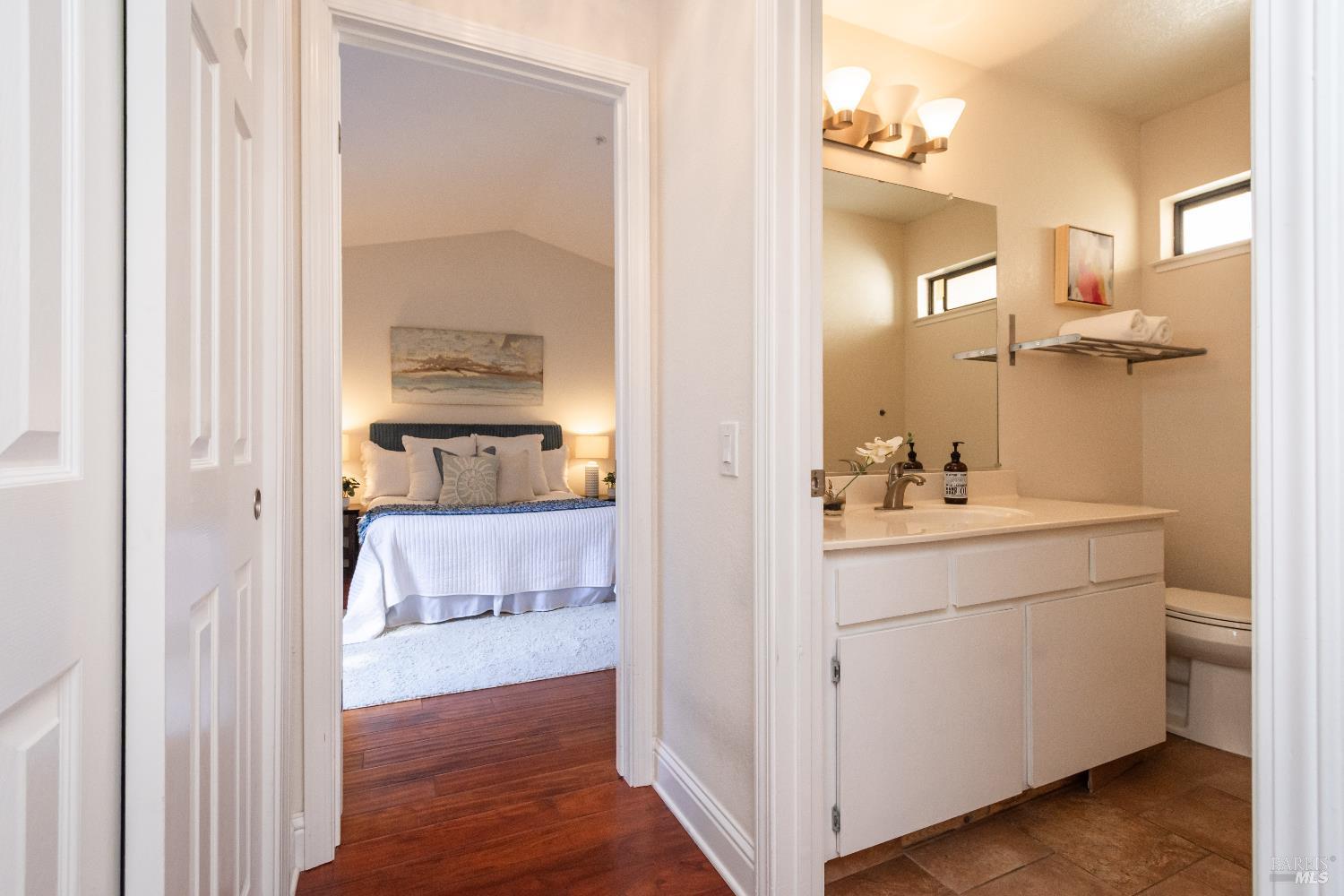 33 Fountain Grove Cir