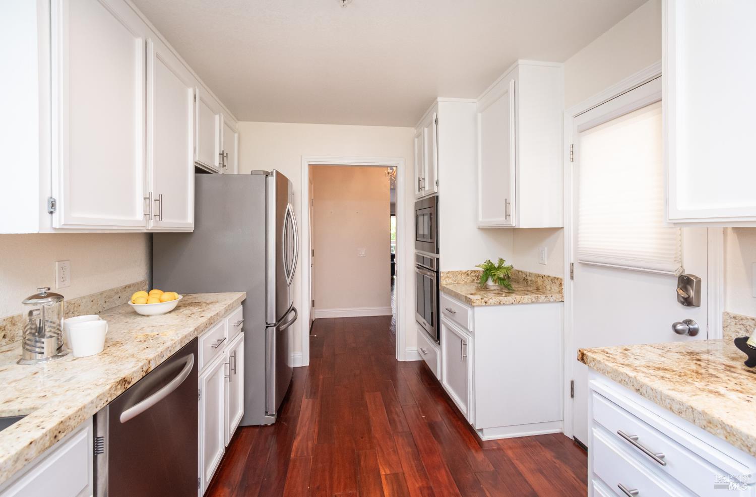 33 Fountain Grove Cir