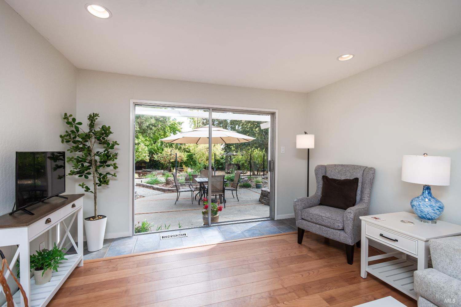 4022 Browns Valley Rd