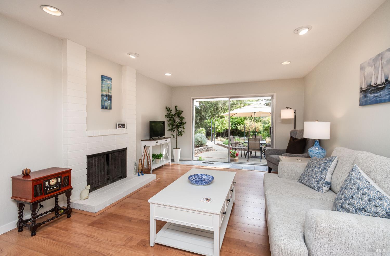 4022 Browns Valley Rd