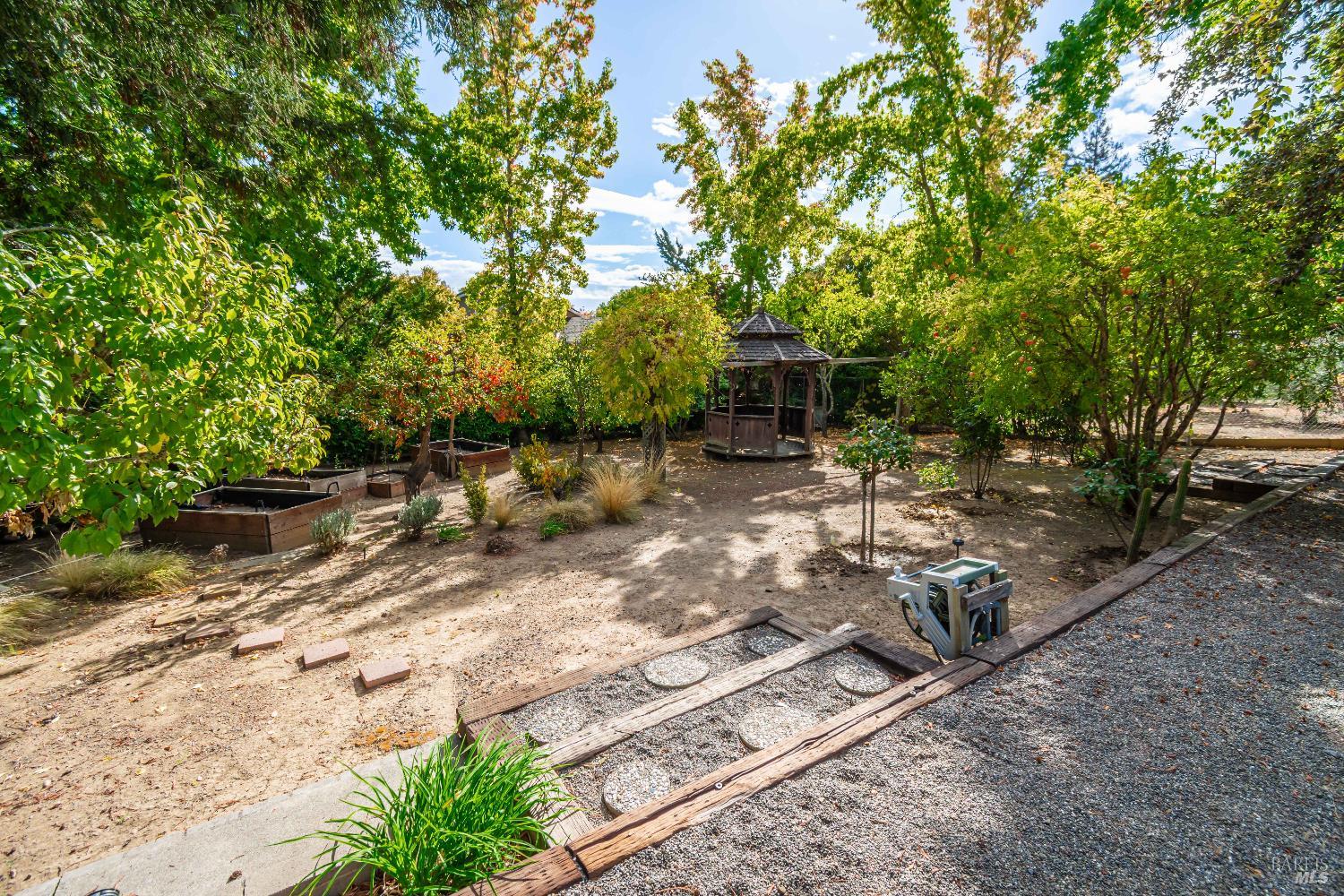 4022 Browns Valley Rd