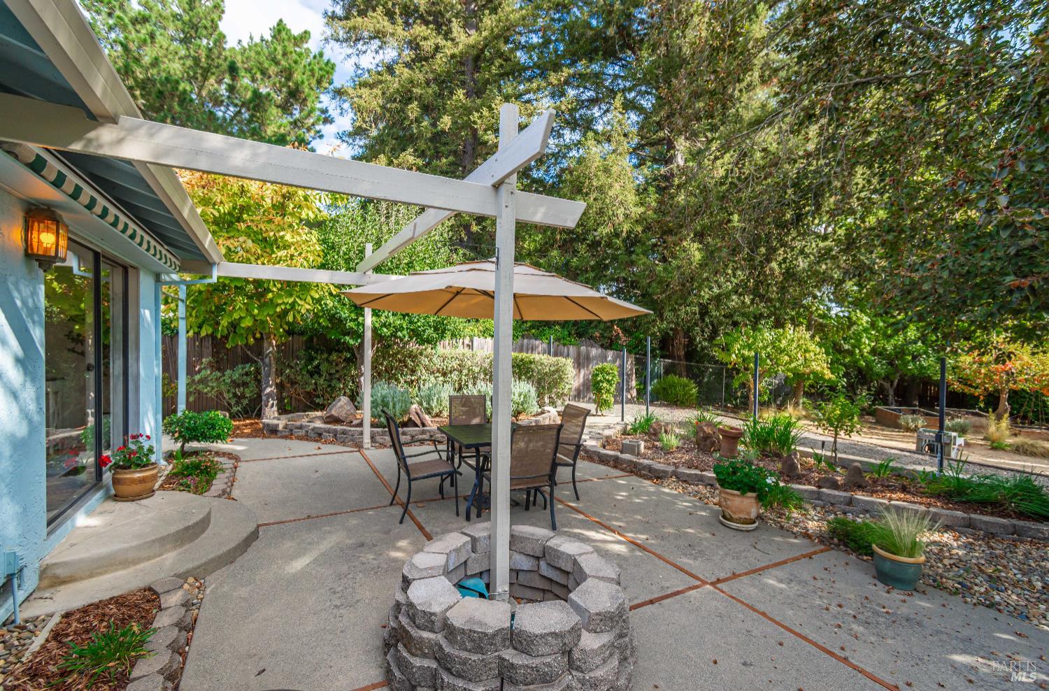 4022 Browns Valley Rd