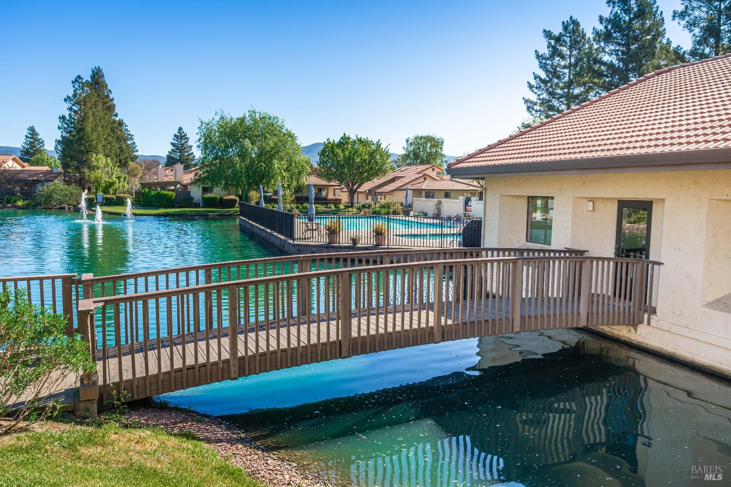 80 Fountain Grove Circle