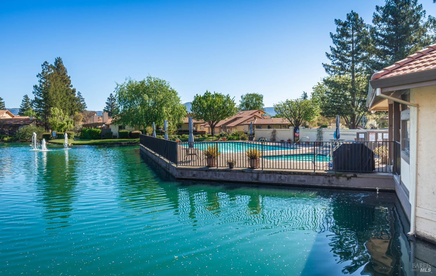 80 Fountain Grove Circle