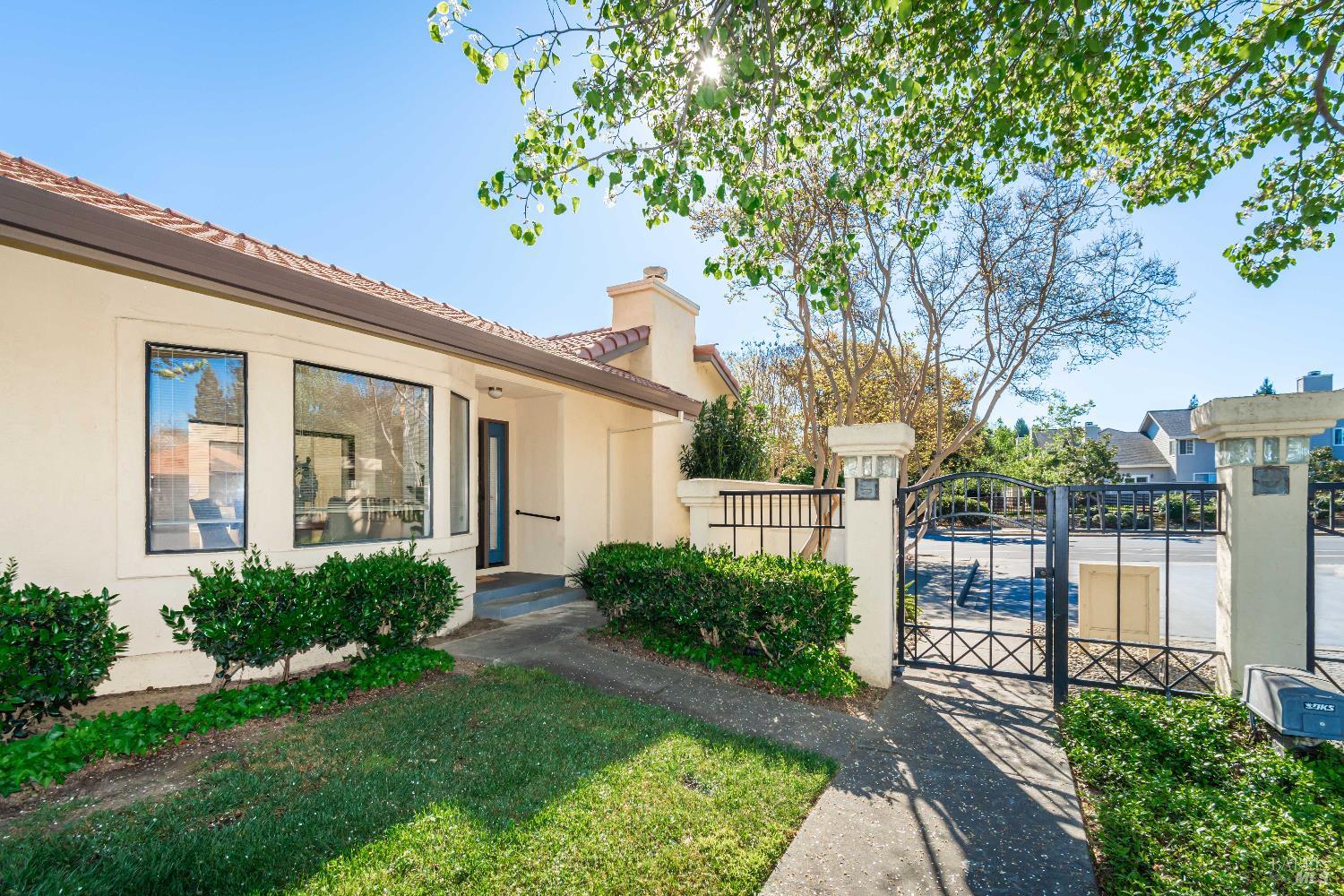80 Fountain Grove Circle