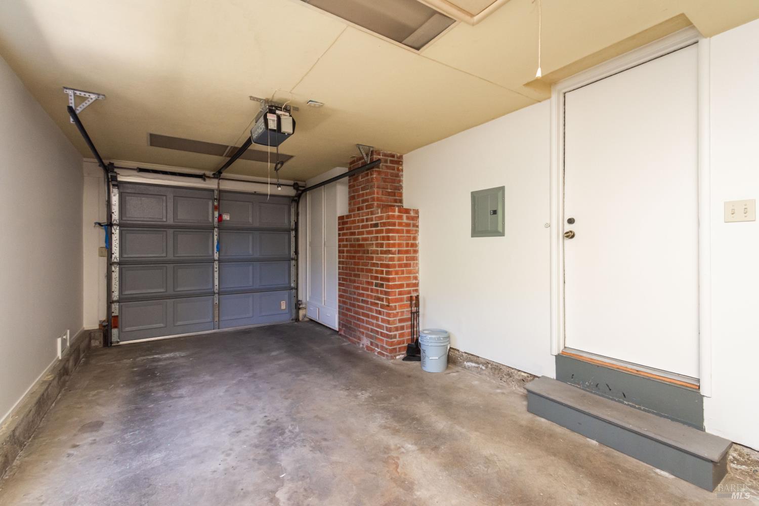 2047 Kathleen Drive