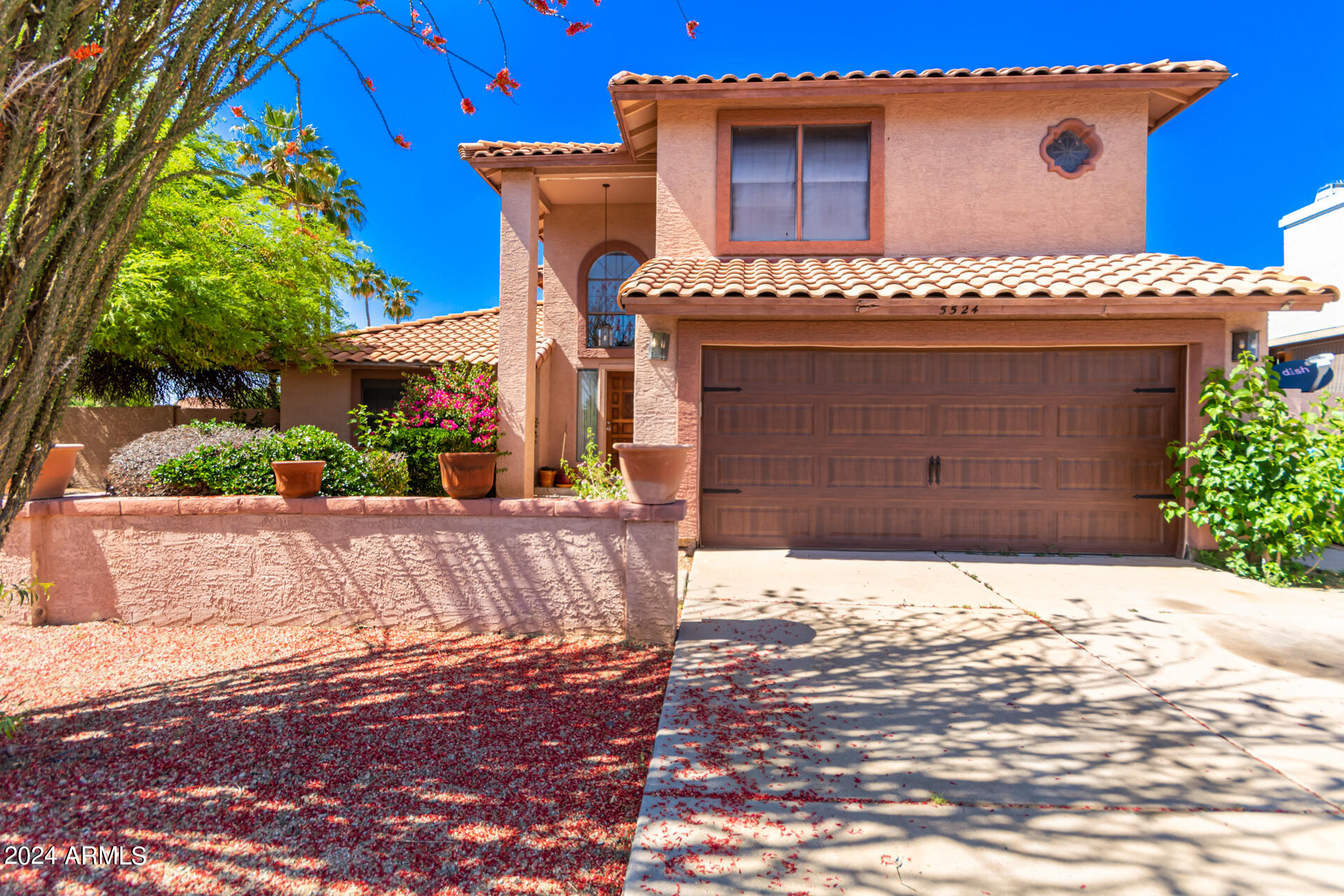 5524 E BEVERLY Lane