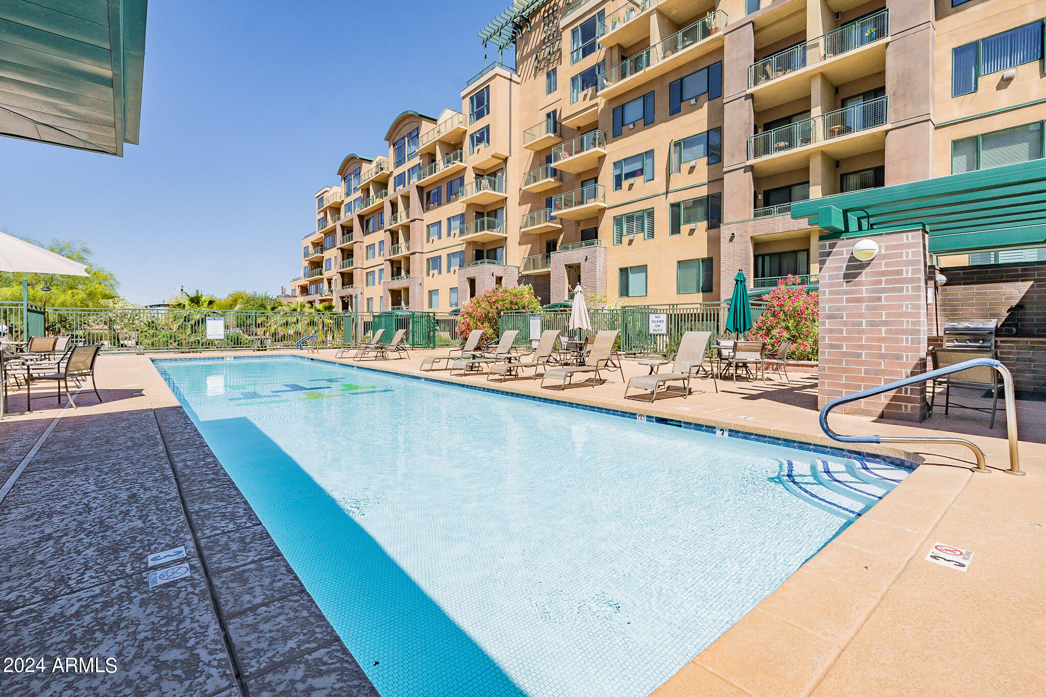 16 W ENCANTO Boulevard 406