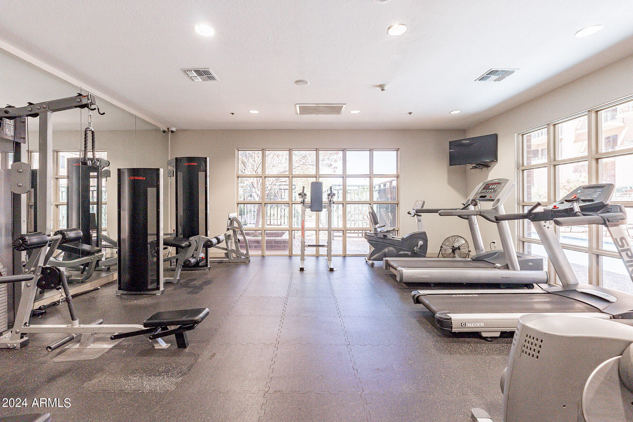 16 W ENCANTO Boulevard 406