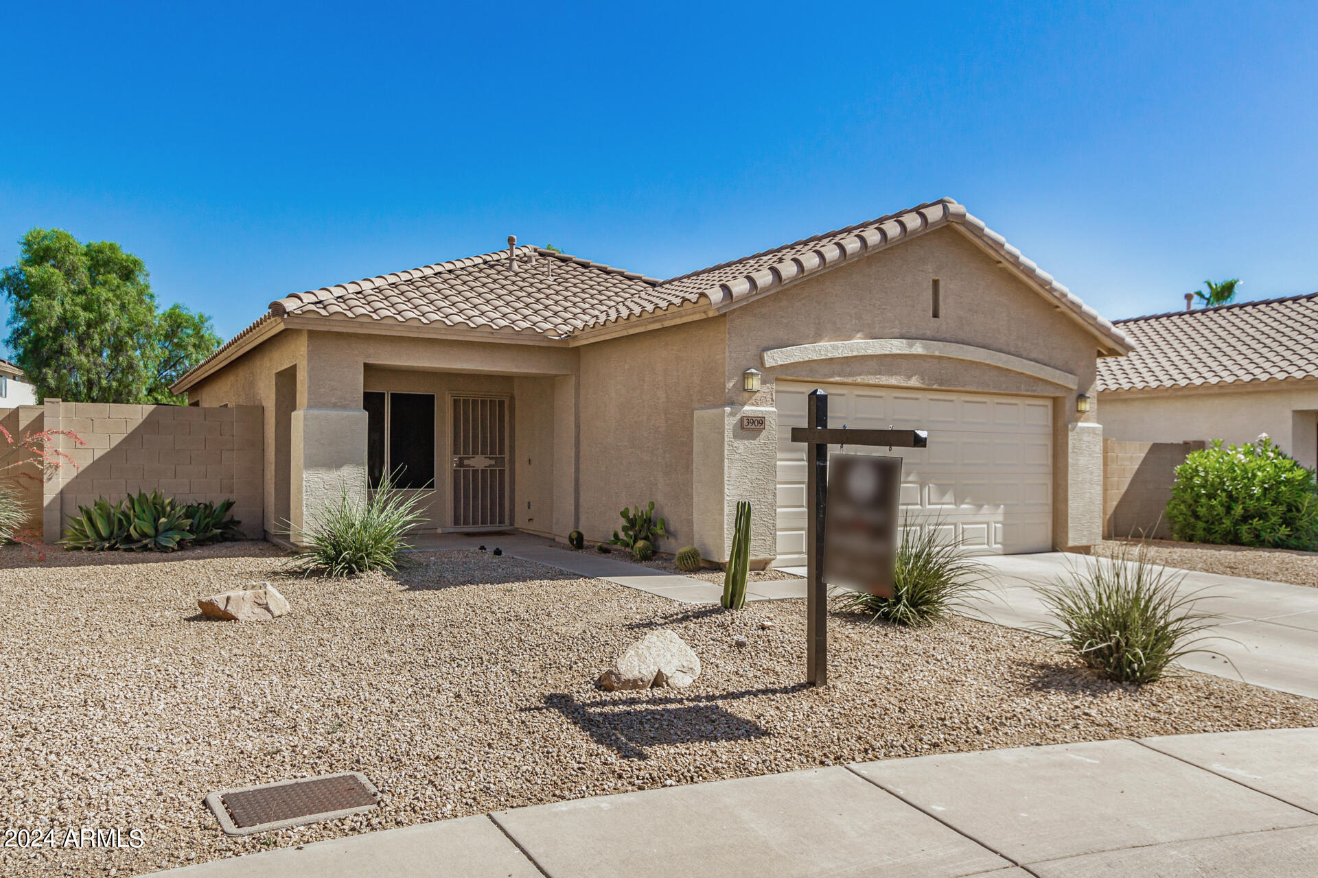 3909 W HACKAMORE Drive