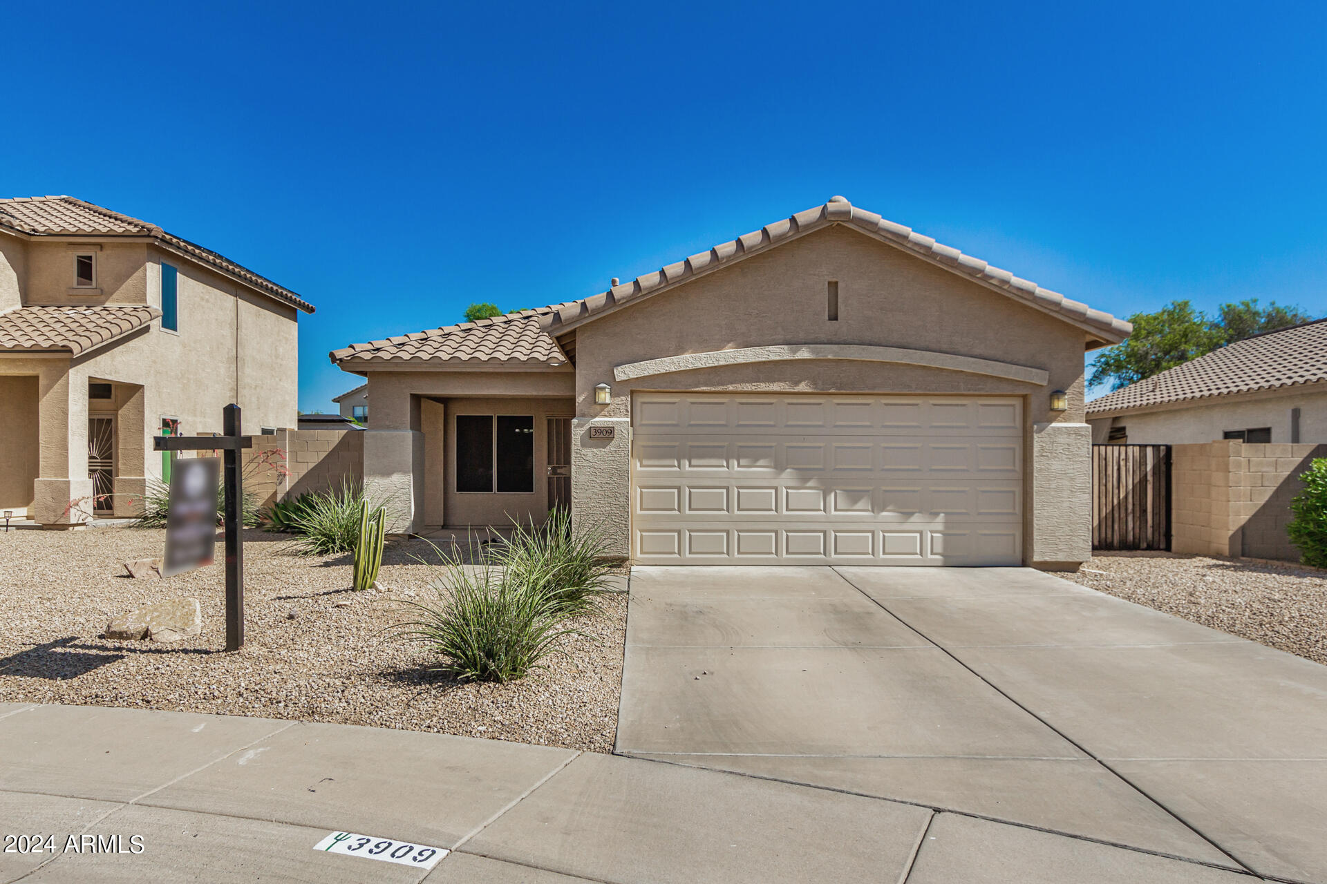 3909 W HACKAMORE Drive