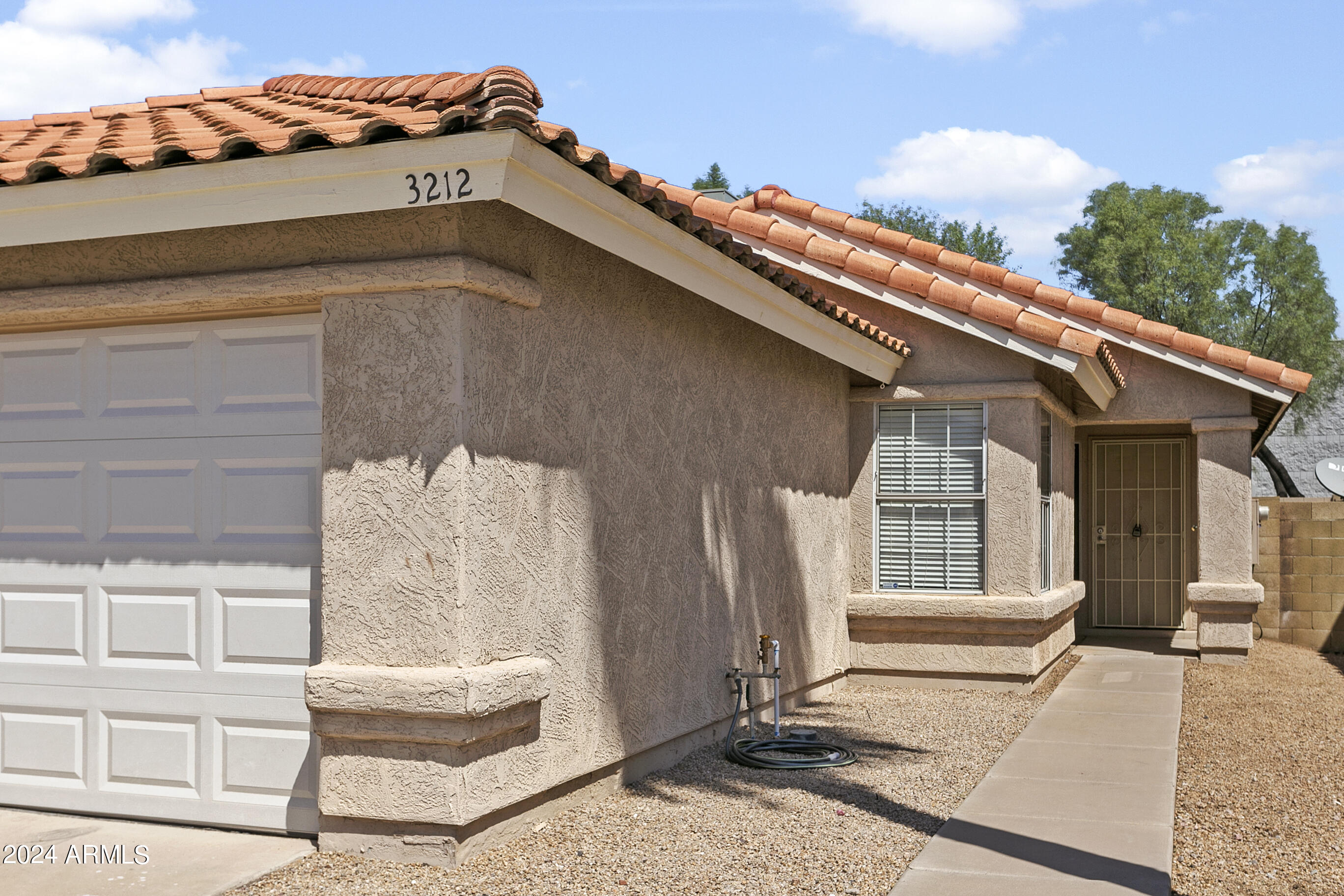 3212 E LAUREL Lane