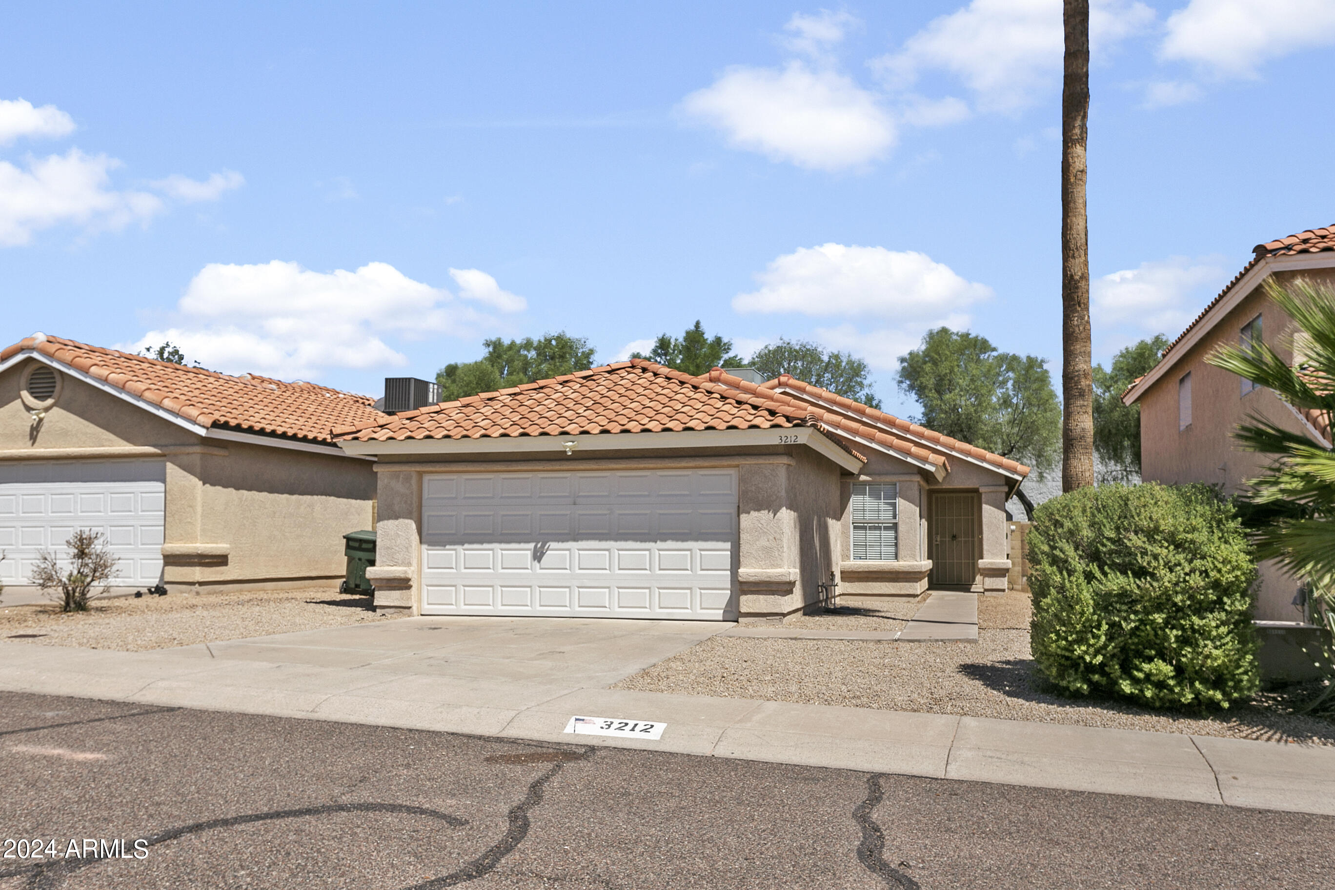 3212 E LAUREL Lane