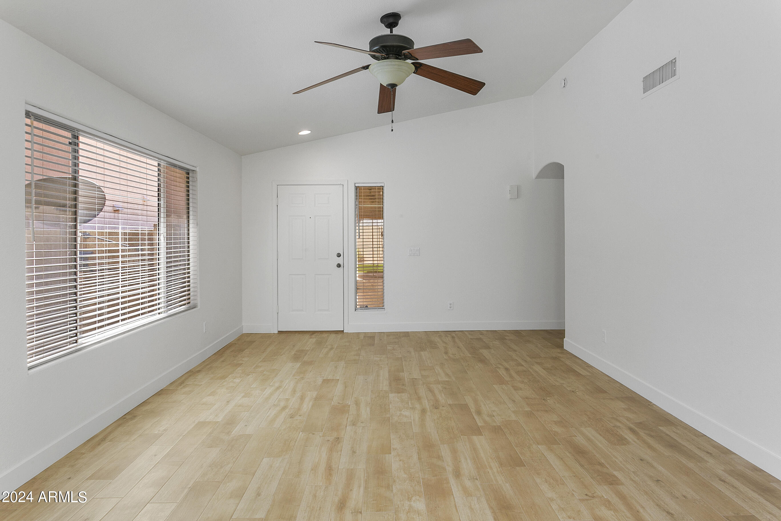 3212 E LAUREL Lane