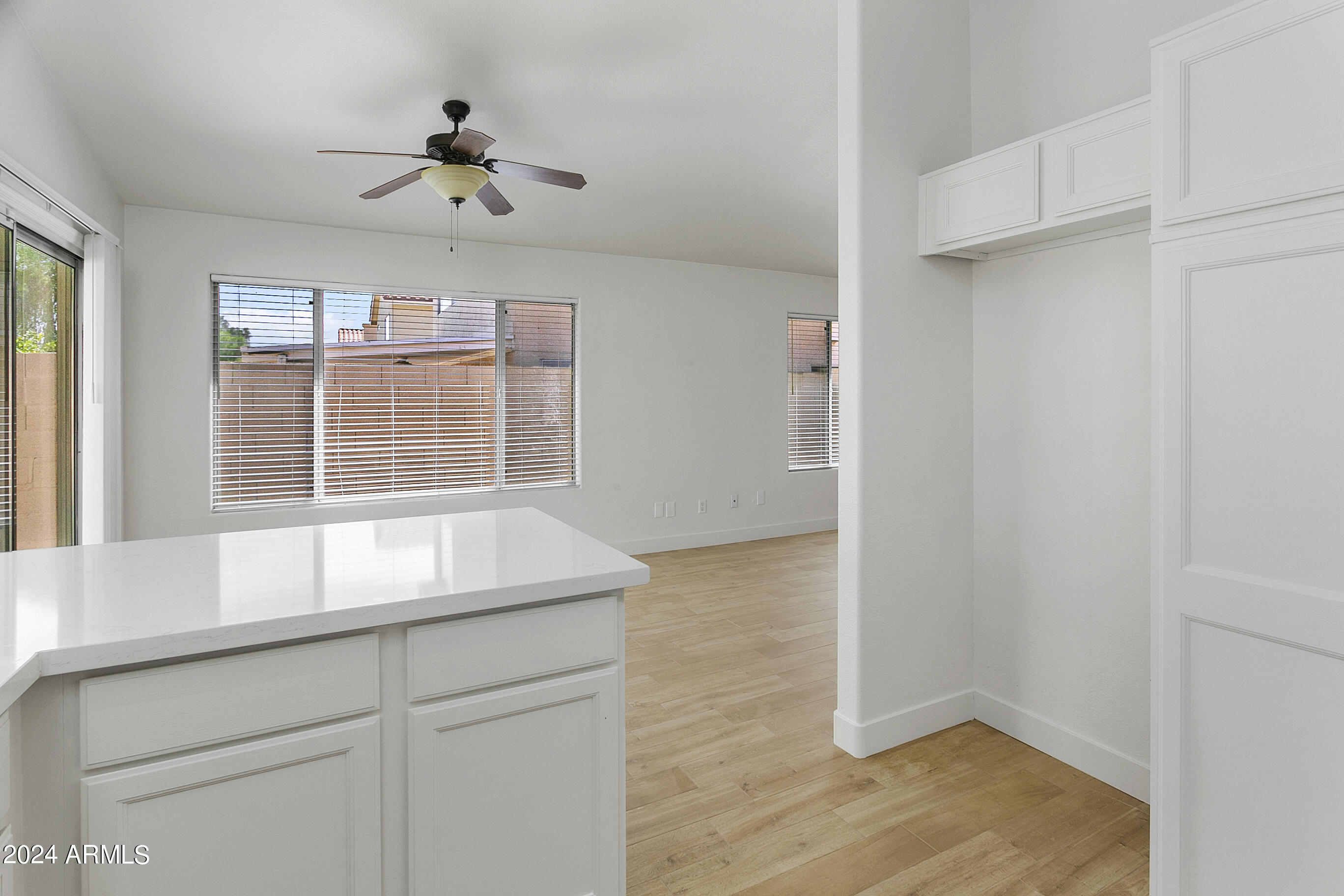 3212 E LAUREL Lane