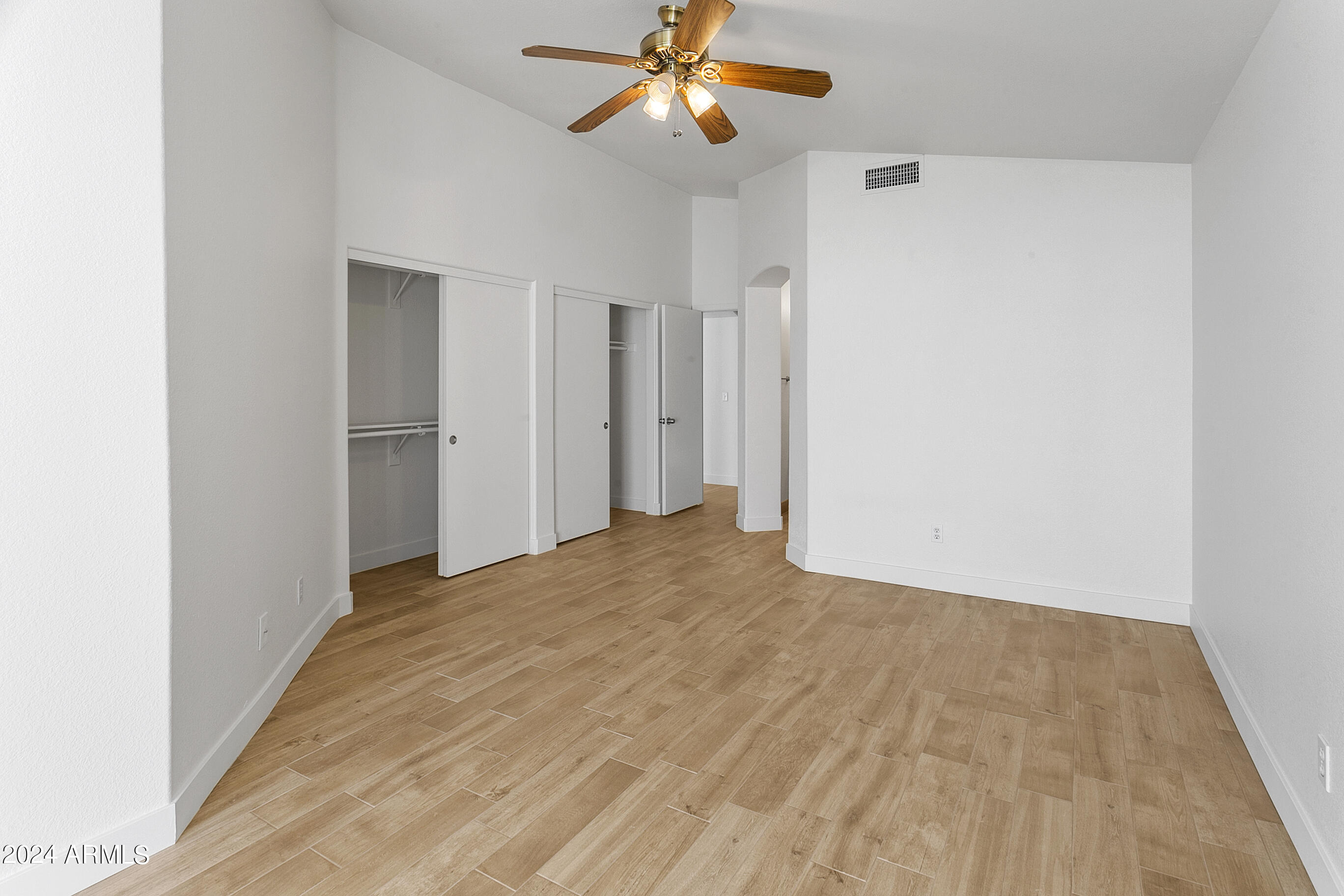 3212 E LAUREL Lane