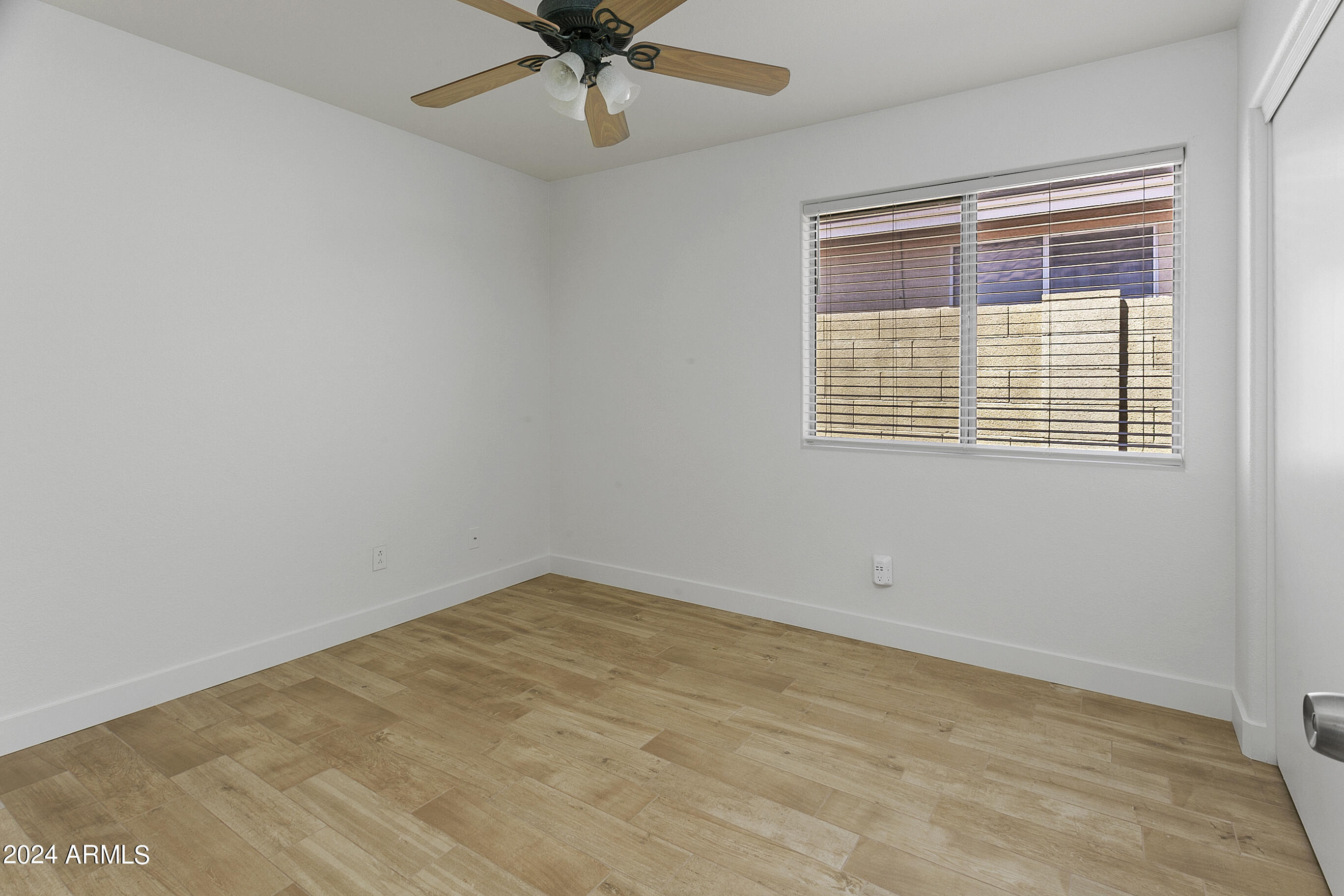 3212 E LAUREL Lane