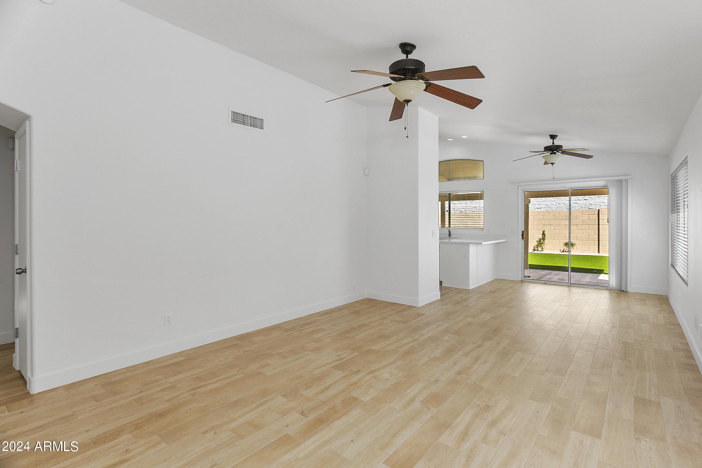 3212 E LAUREL Lane