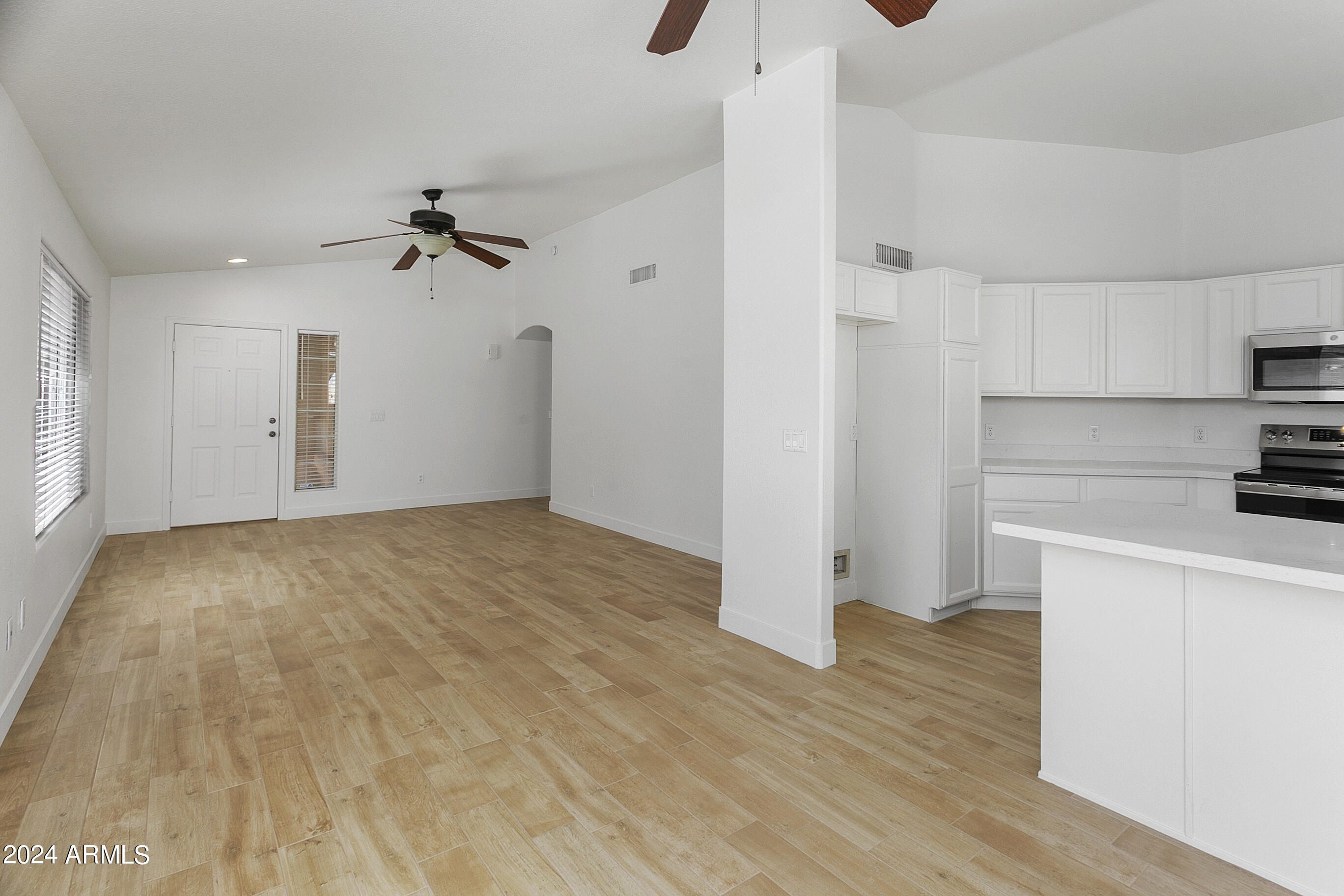 3212 E LAUREL Lane
