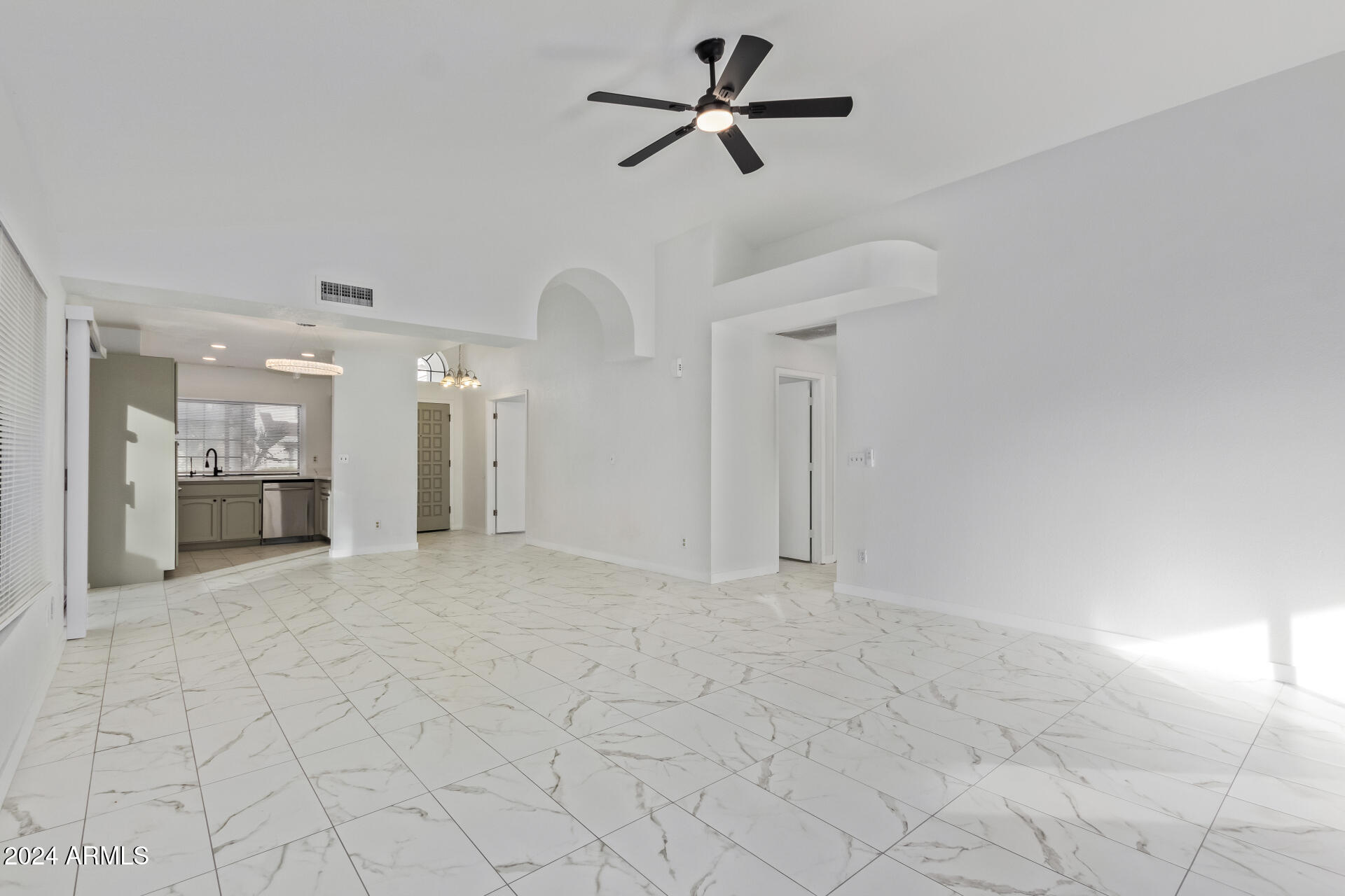 3223 E TOPEKA Drive